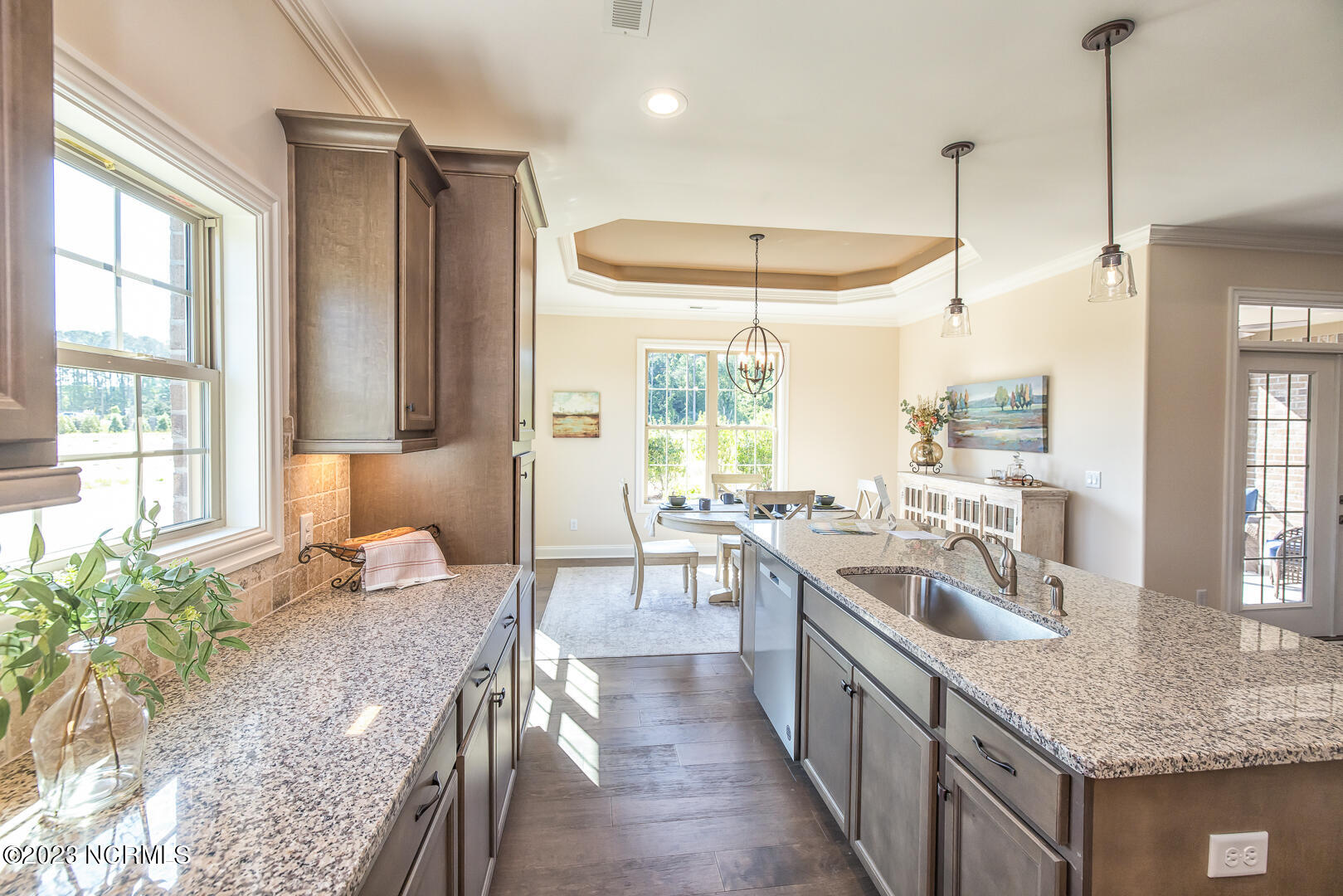 100512925 | Photo 17