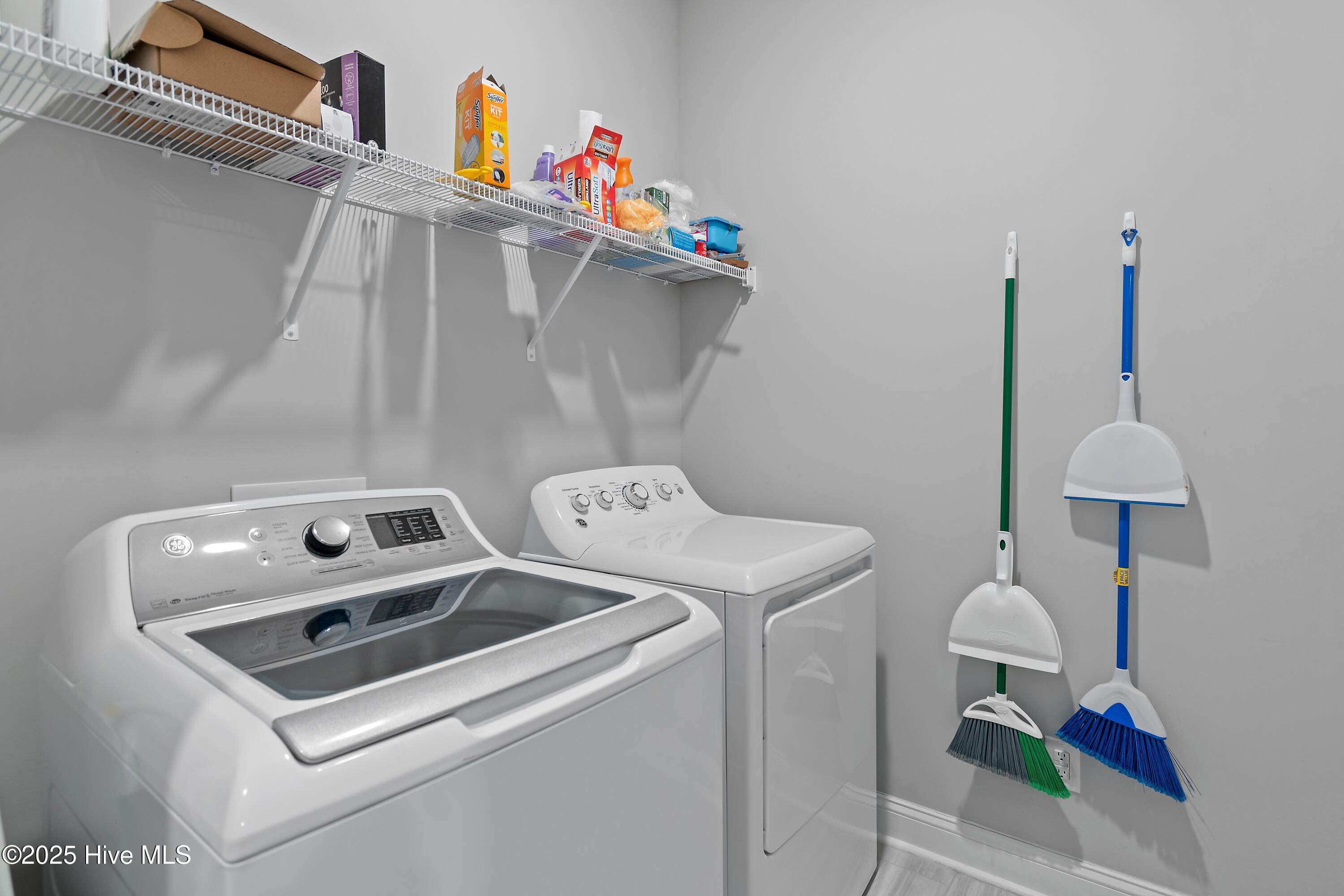 100527961 | Photo 25