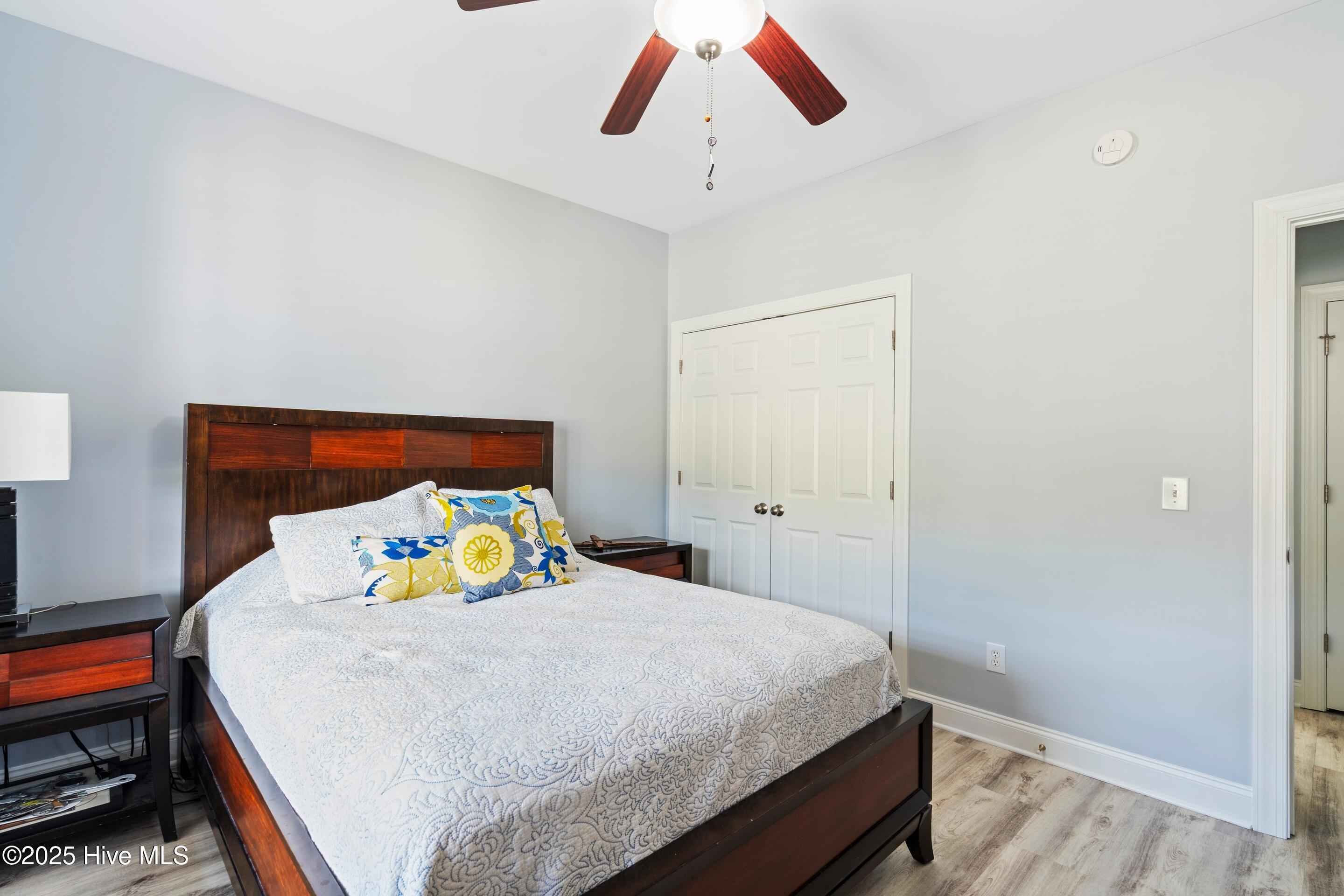 100541104 | Photo 25