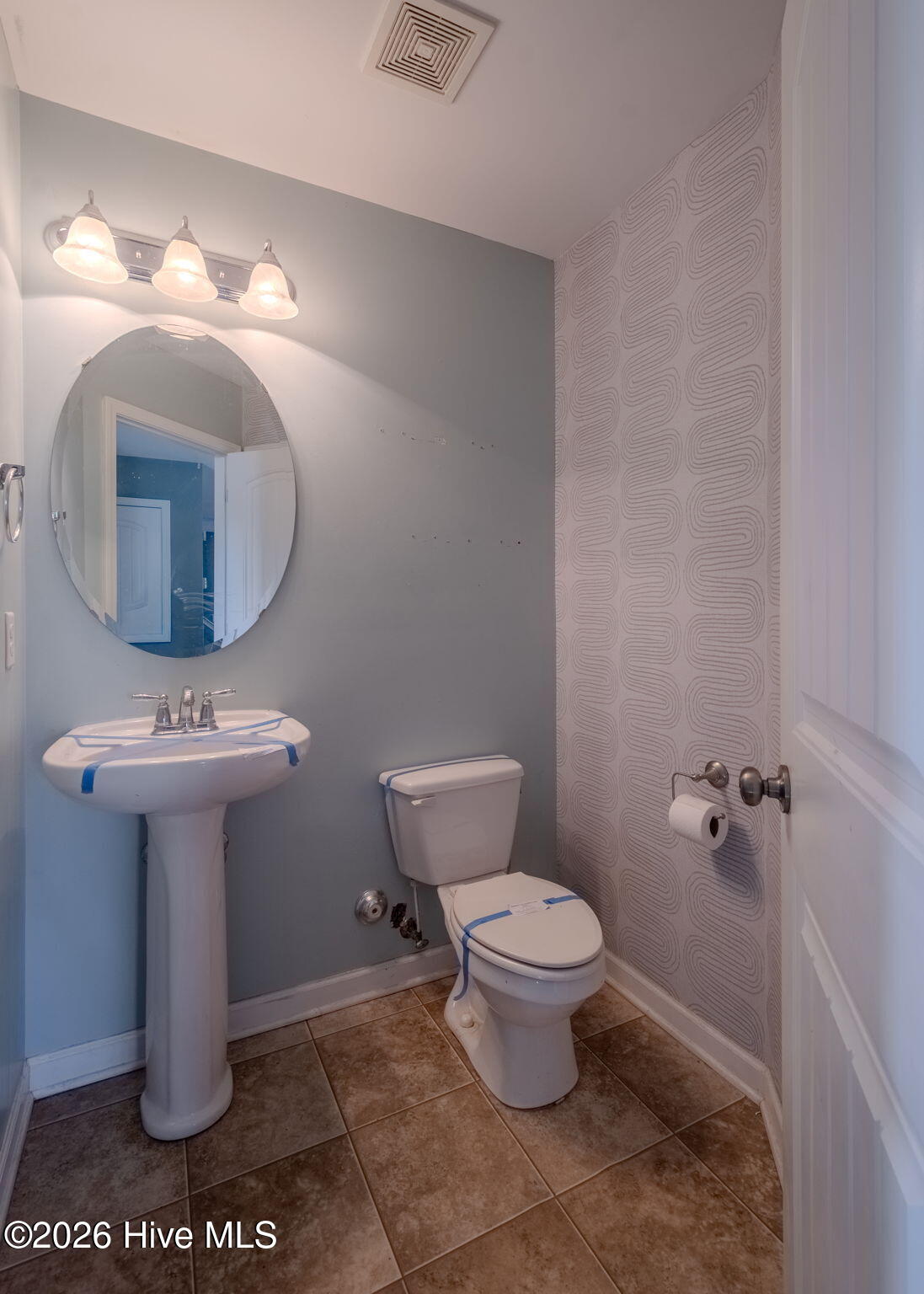 100547305 | Photo 11