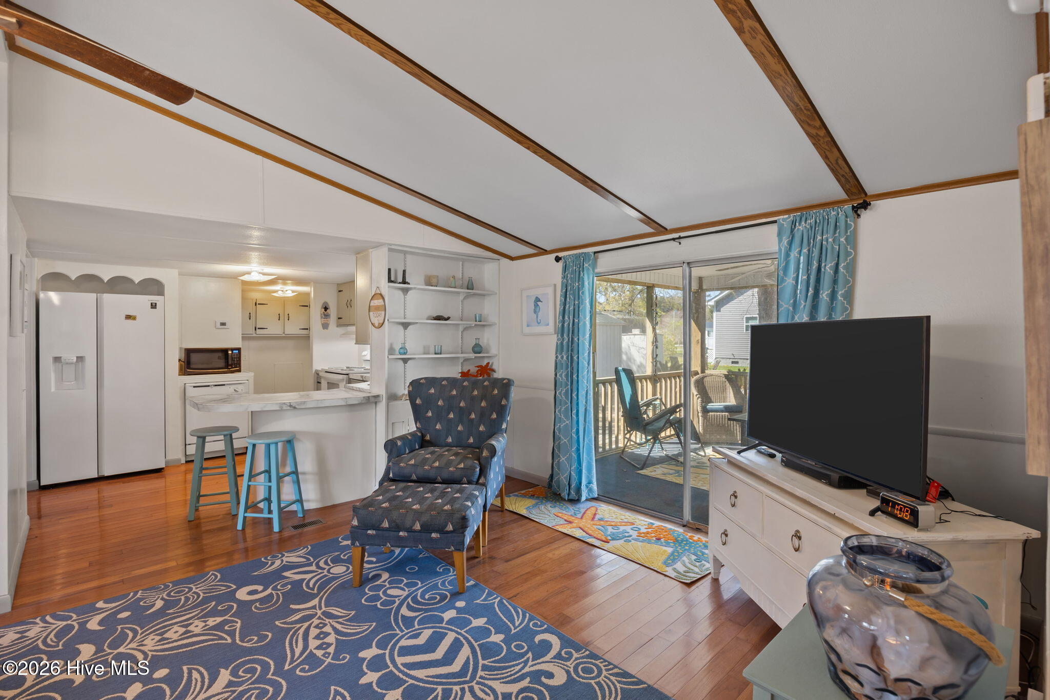 100564054 | Photo 10