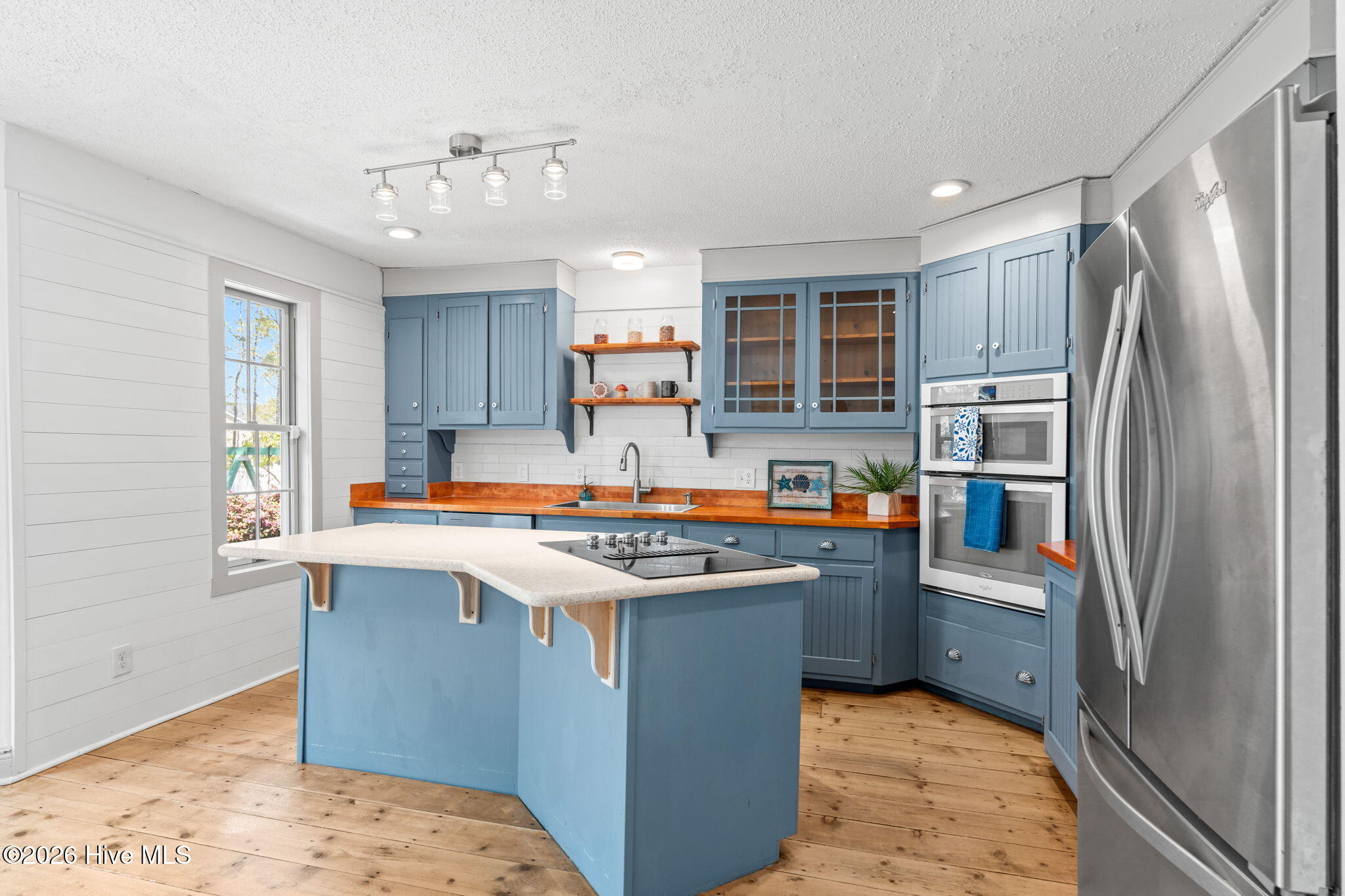 100564721 | Photo 16