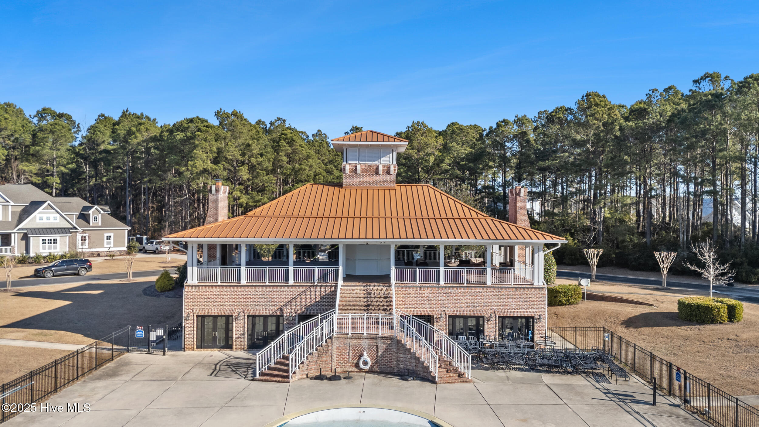 100518593 | Photo 68