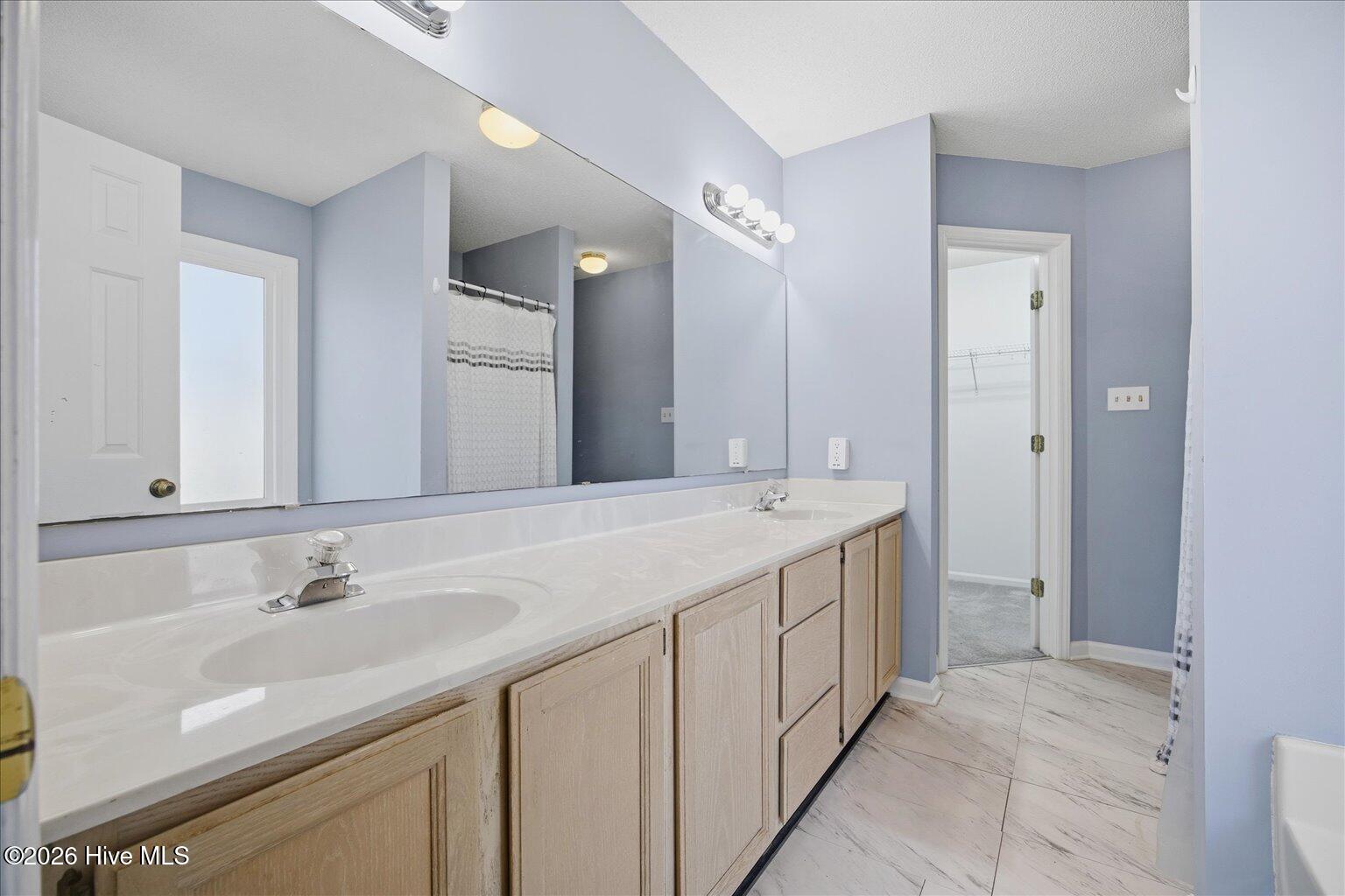 100554037 | Photo 21