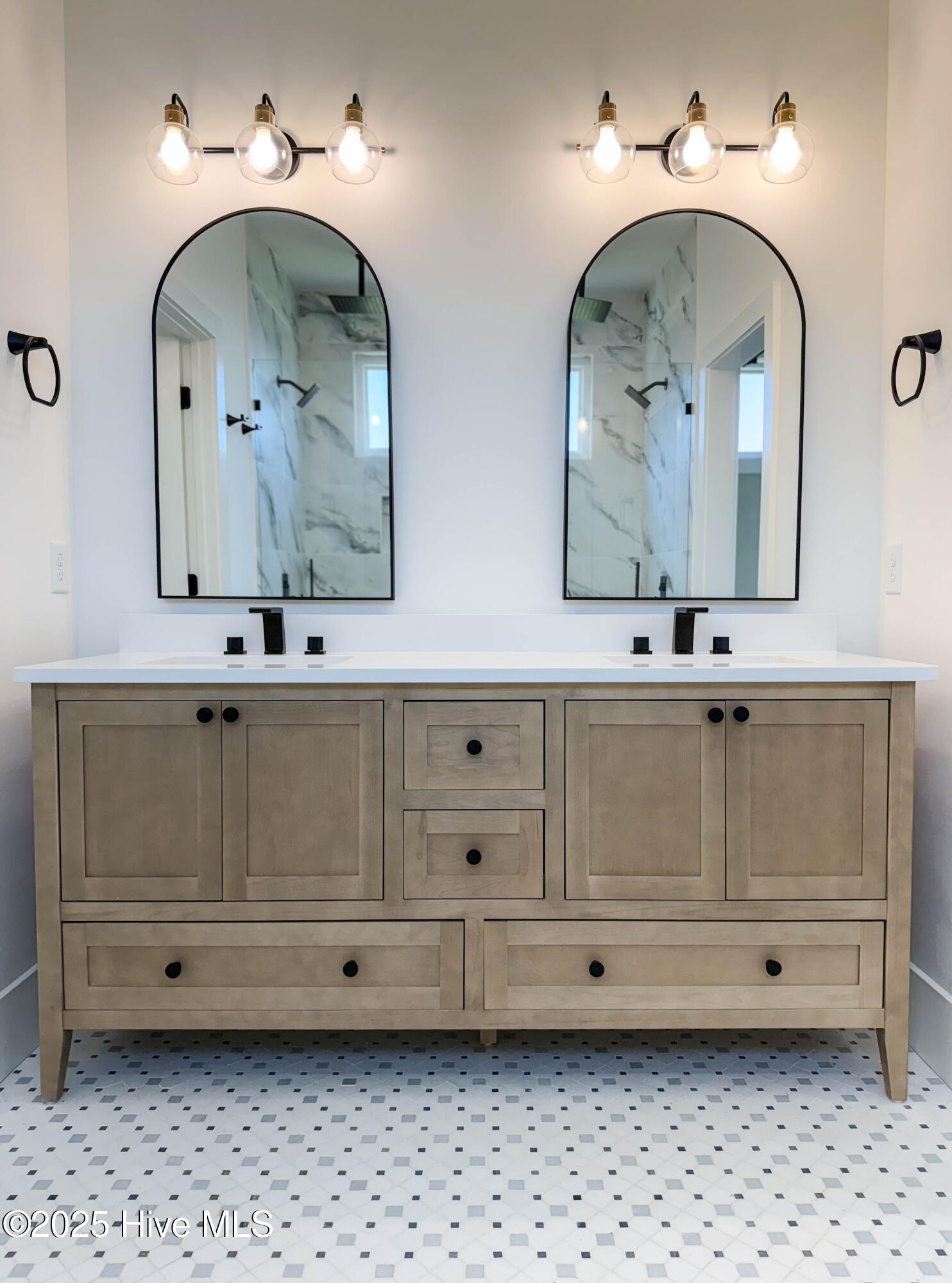 100539536 | Photo 109