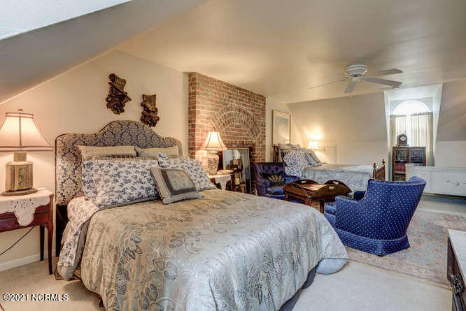 100316615 | Photo 39