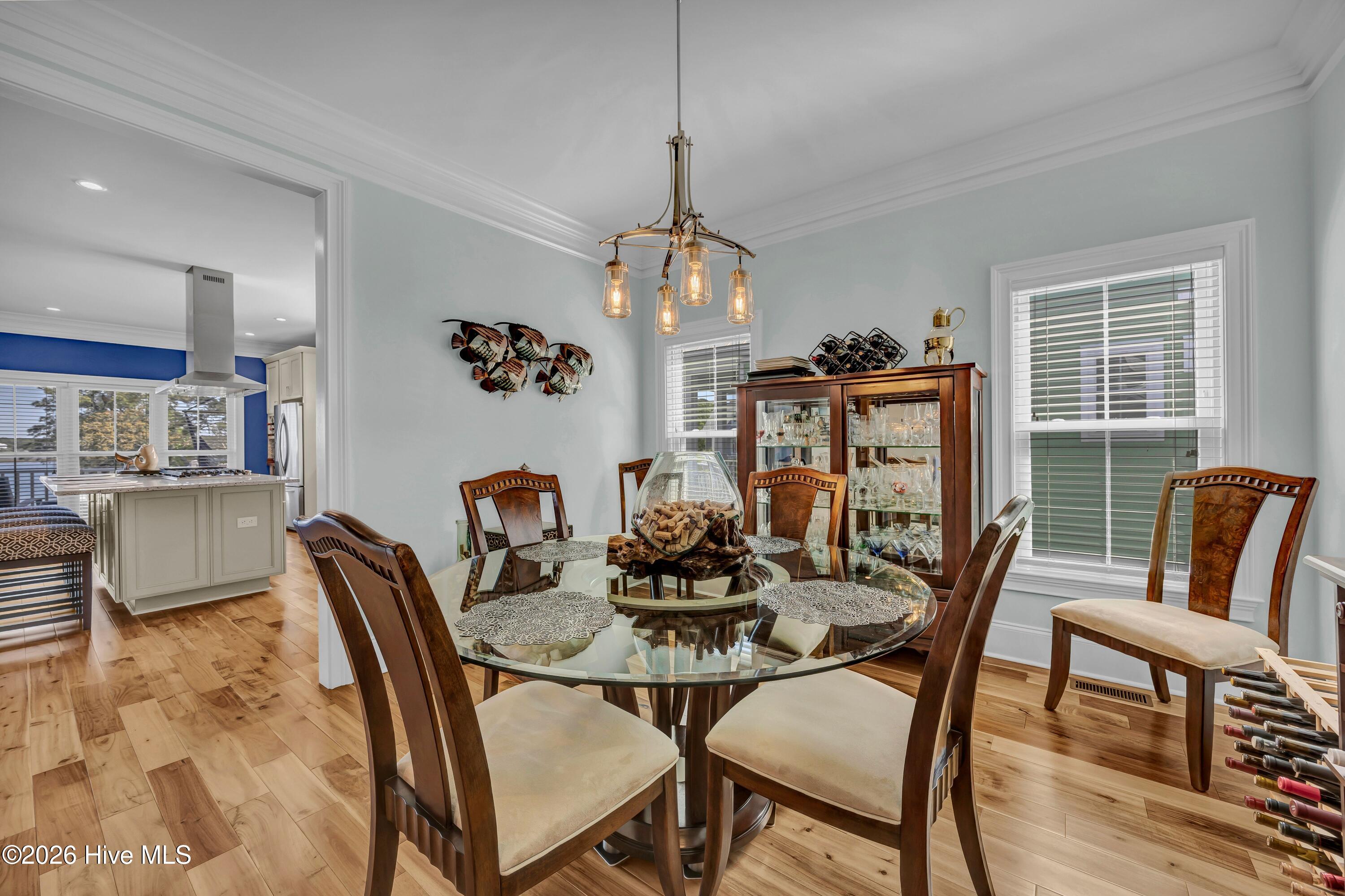 100569369 | Photo 27