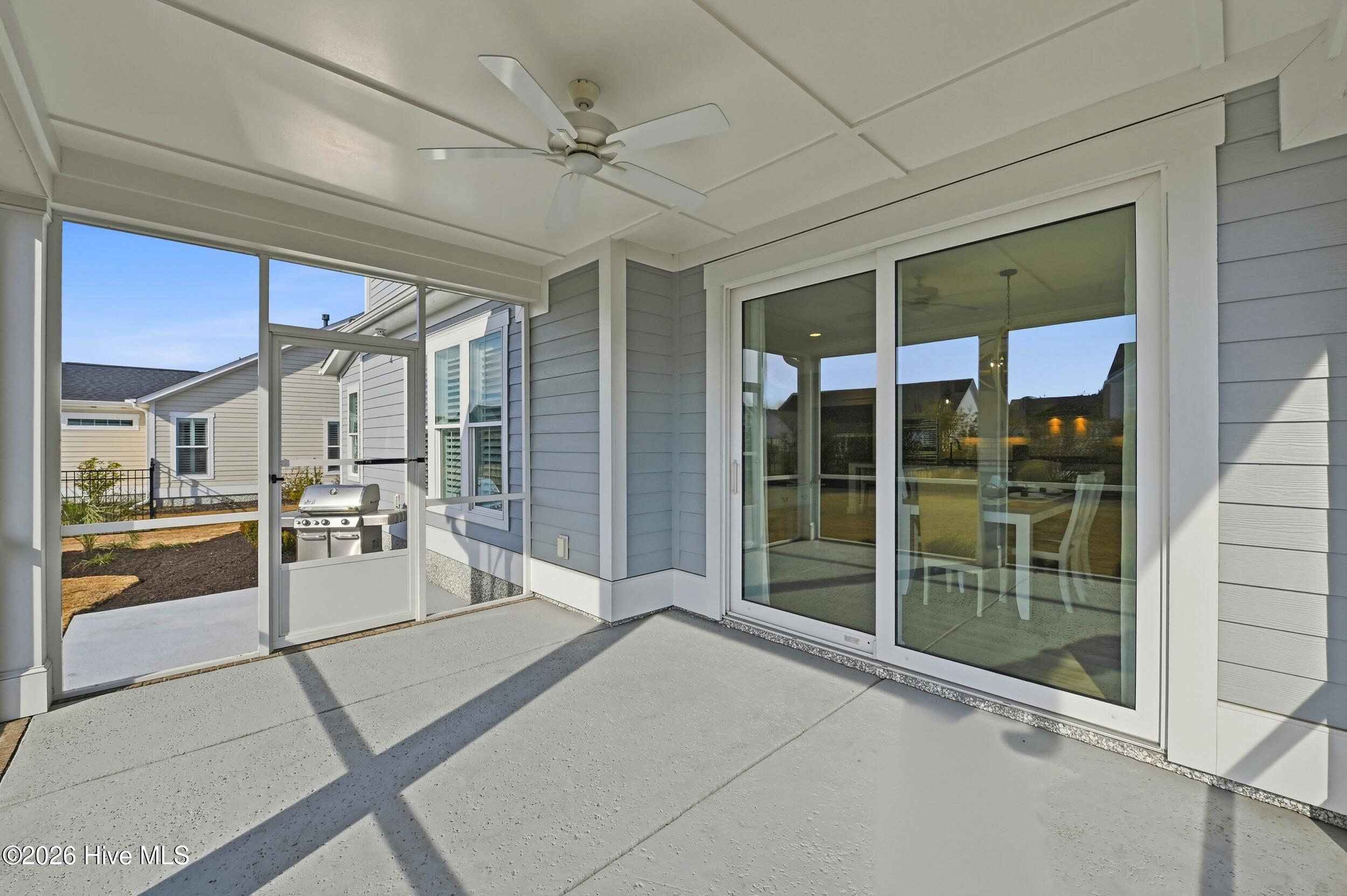 100555199 | Photo 39