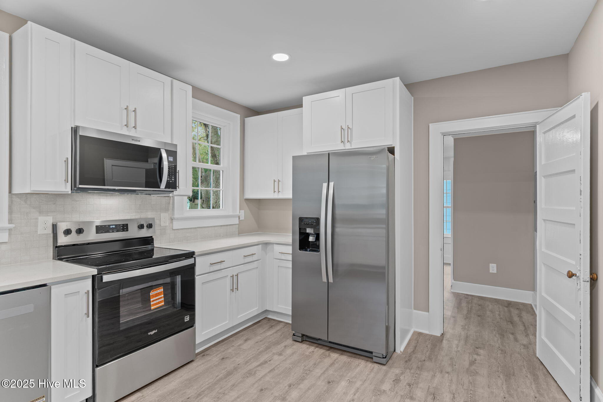 100542259 | Photo 19