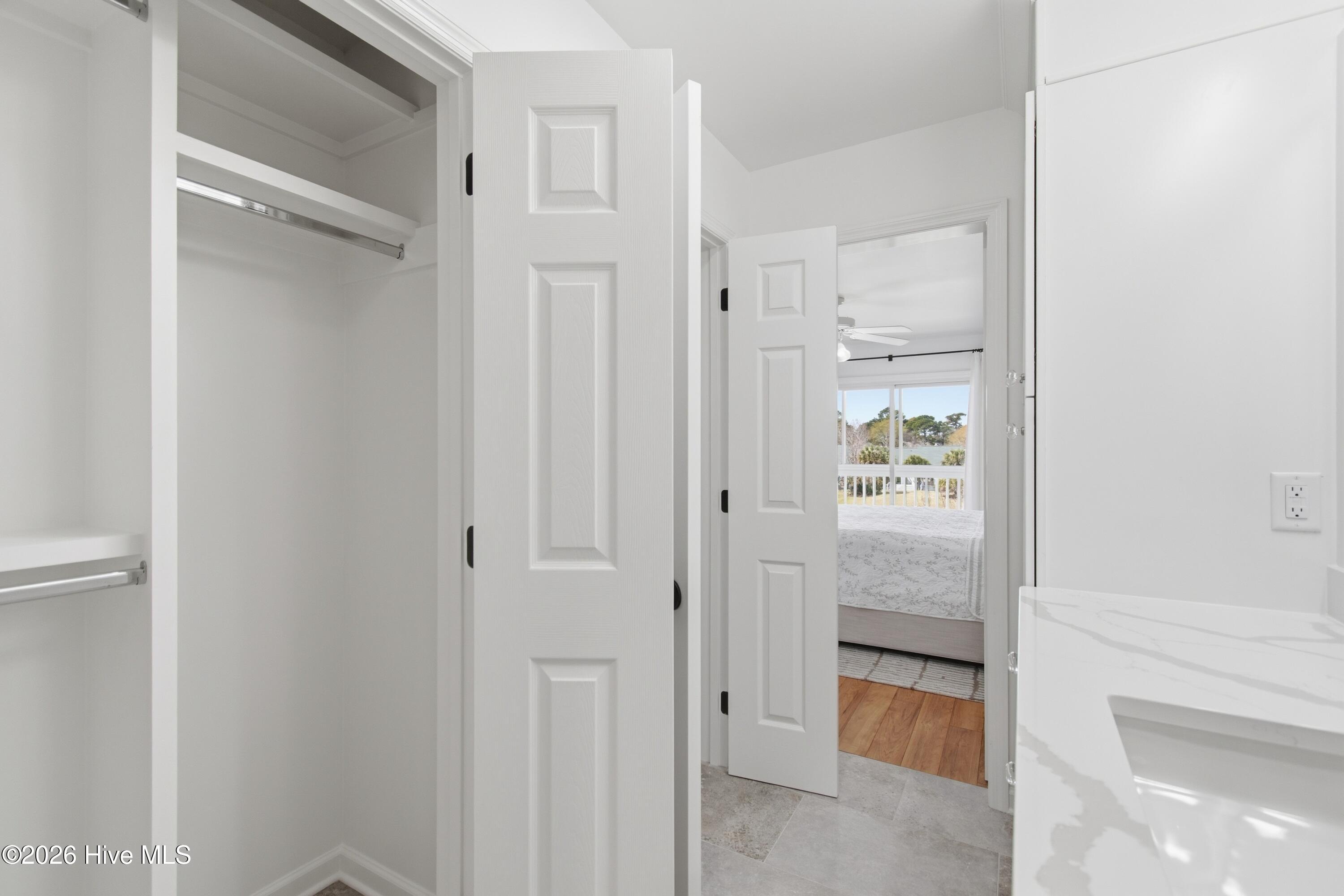 100562563 | Photo 21