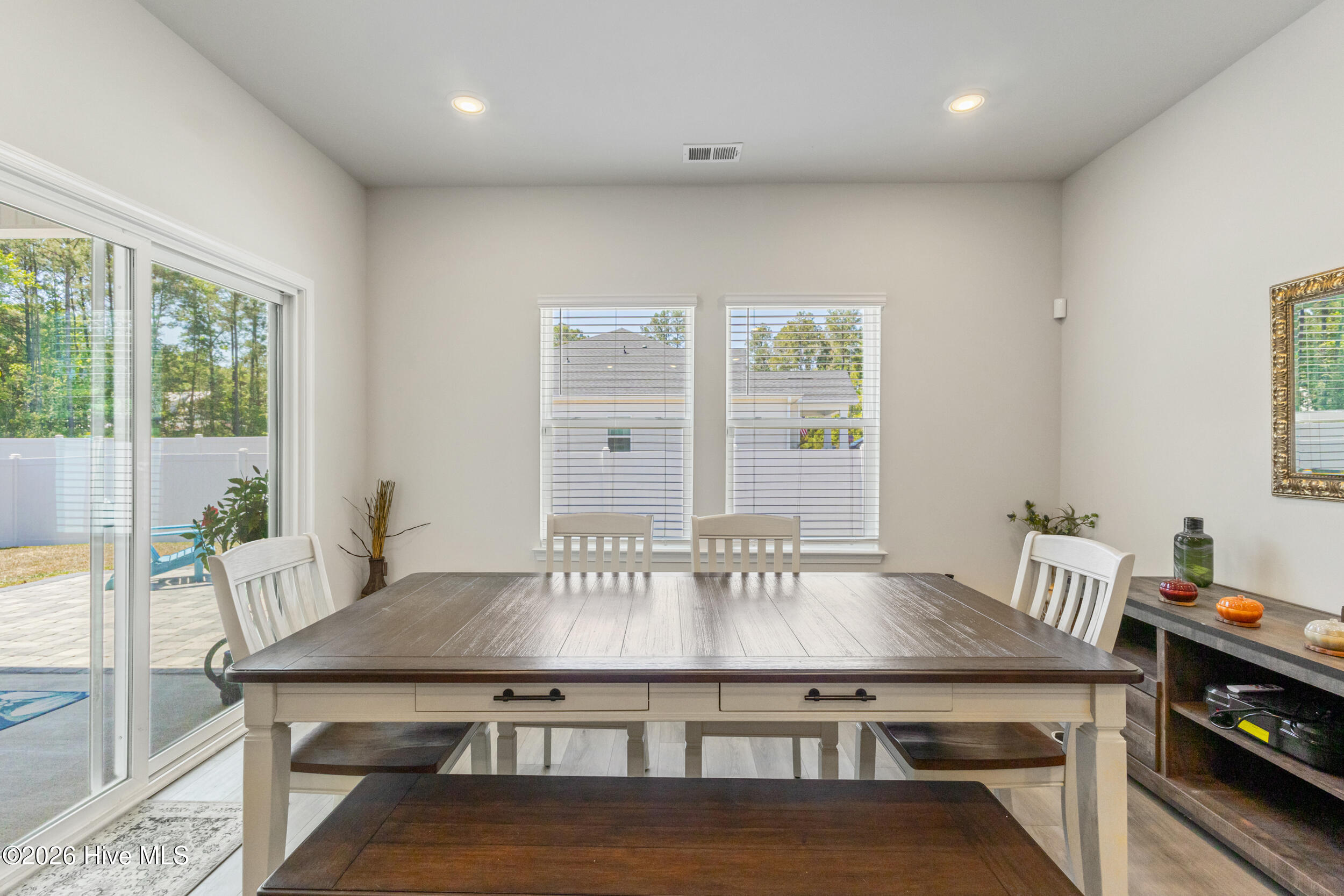 100568412 | Photo 14