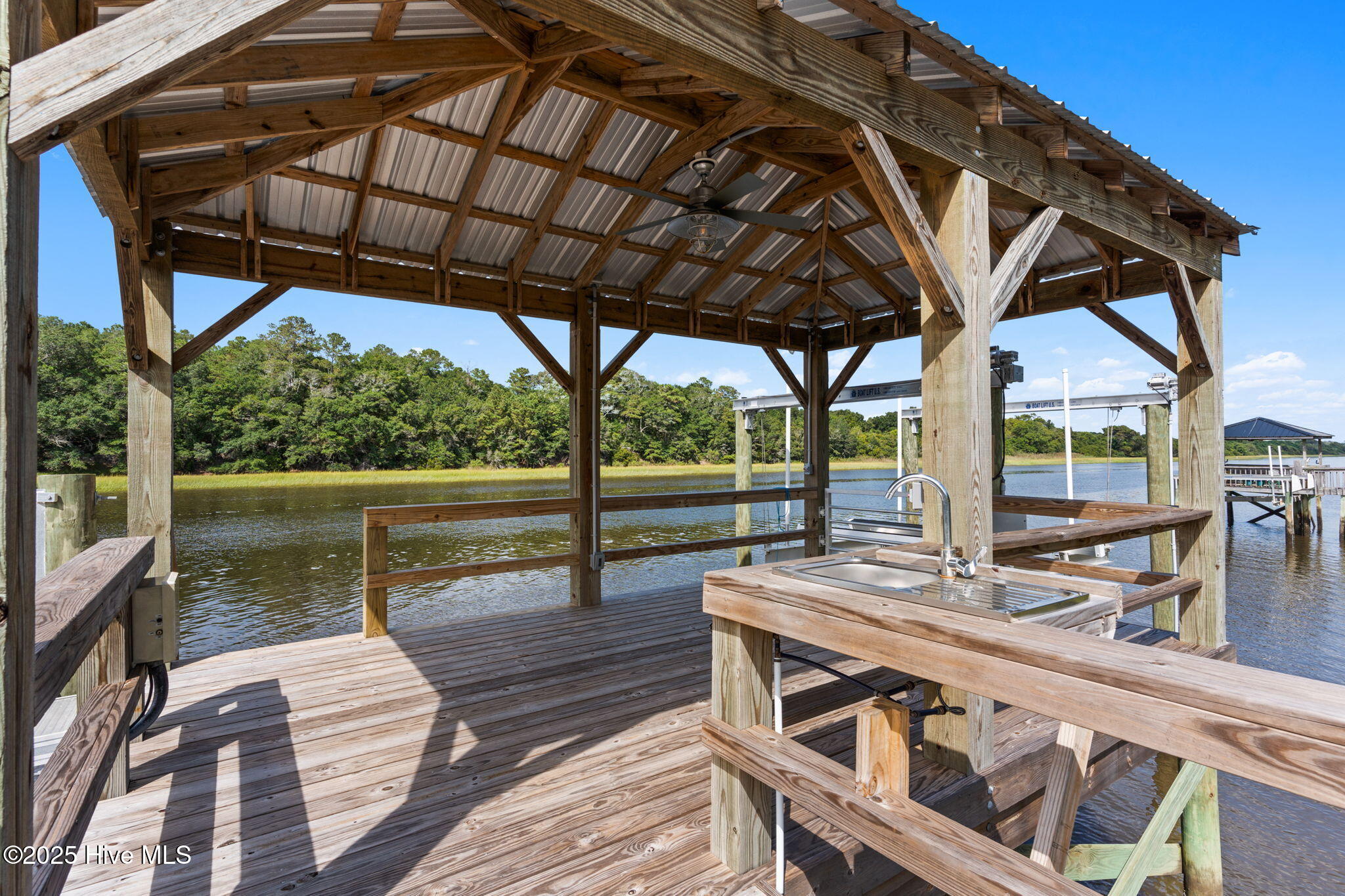 100527753 | Photo 39