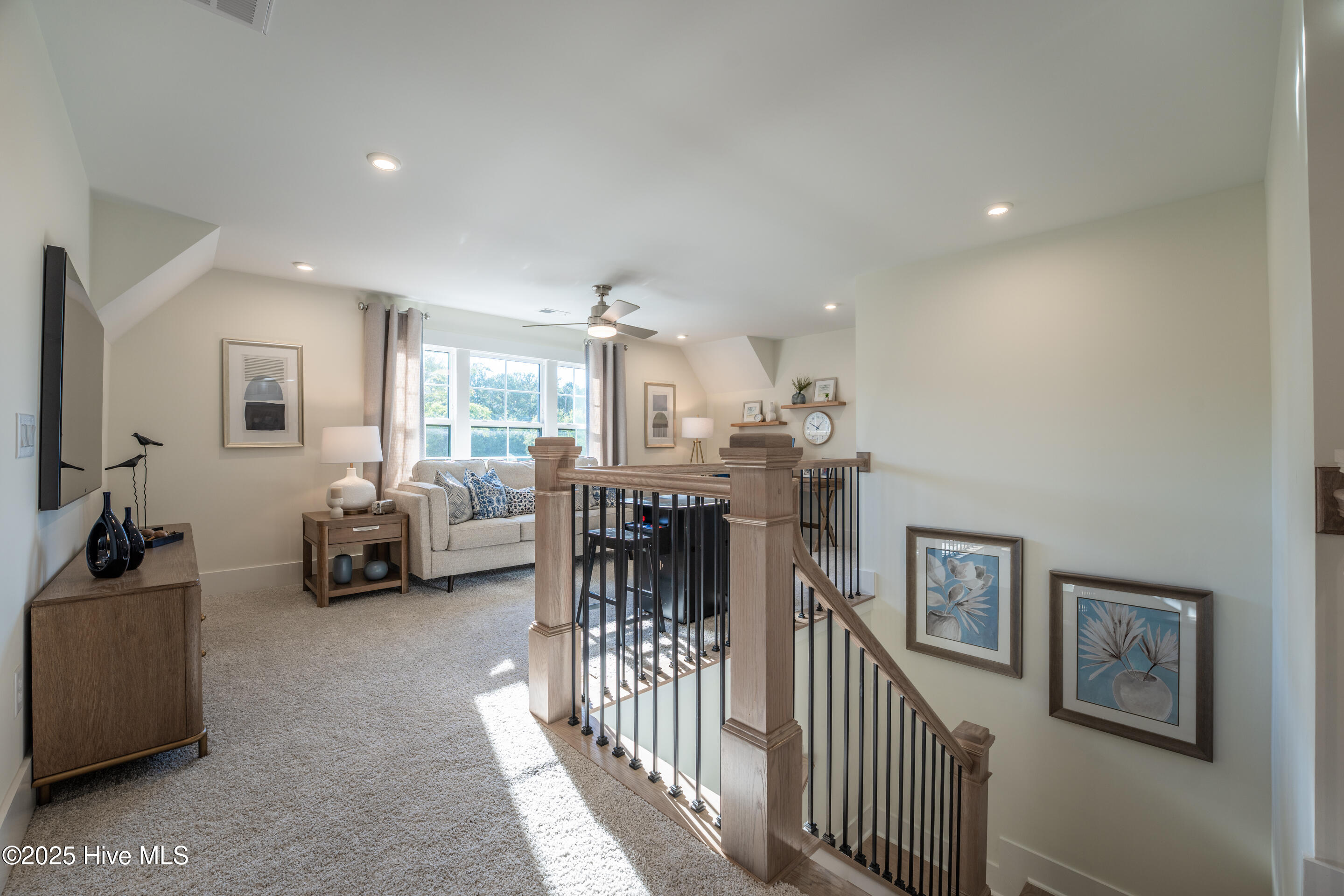 100531038 | Photo 23