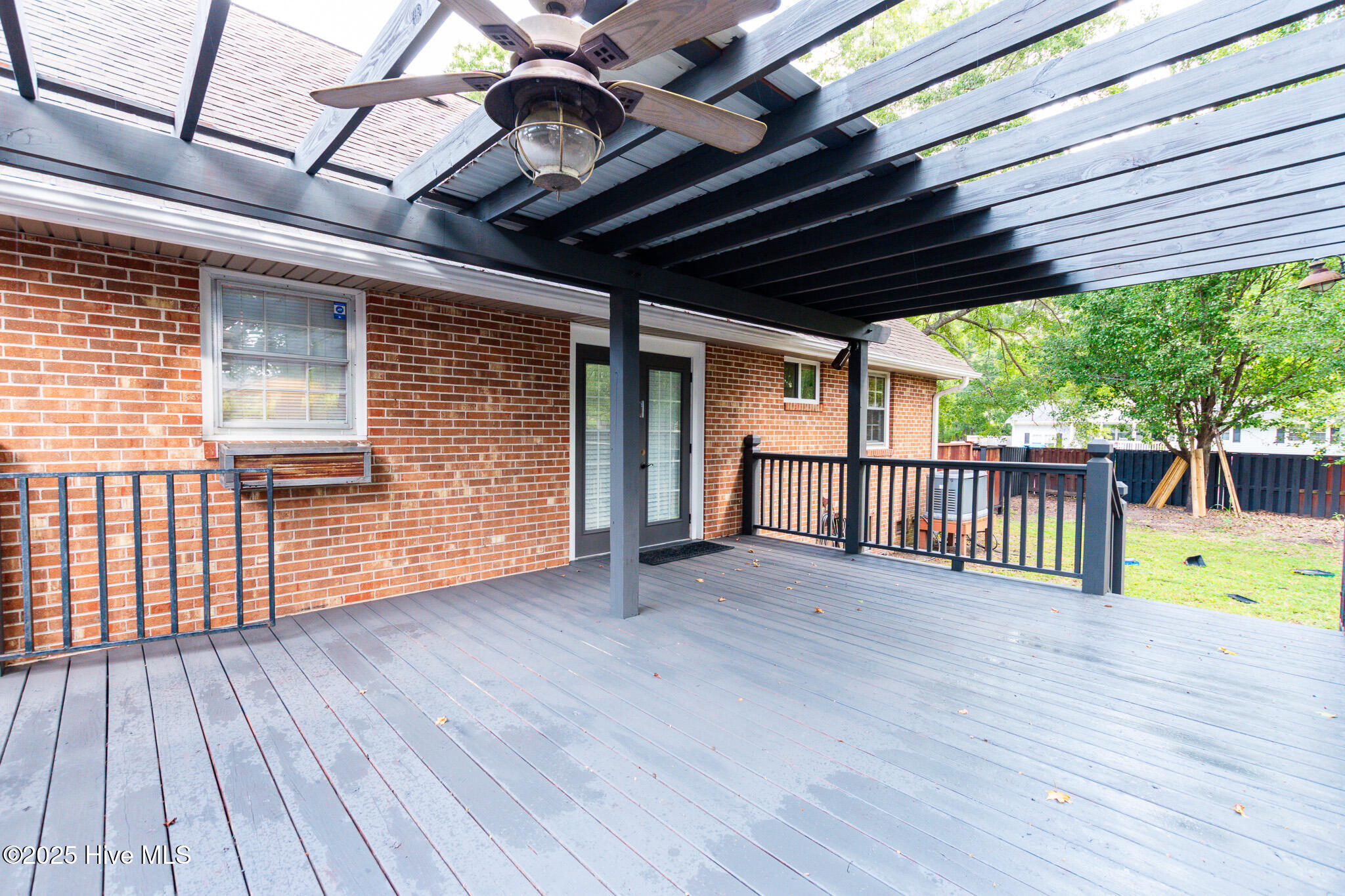 100529268 | Photo 44