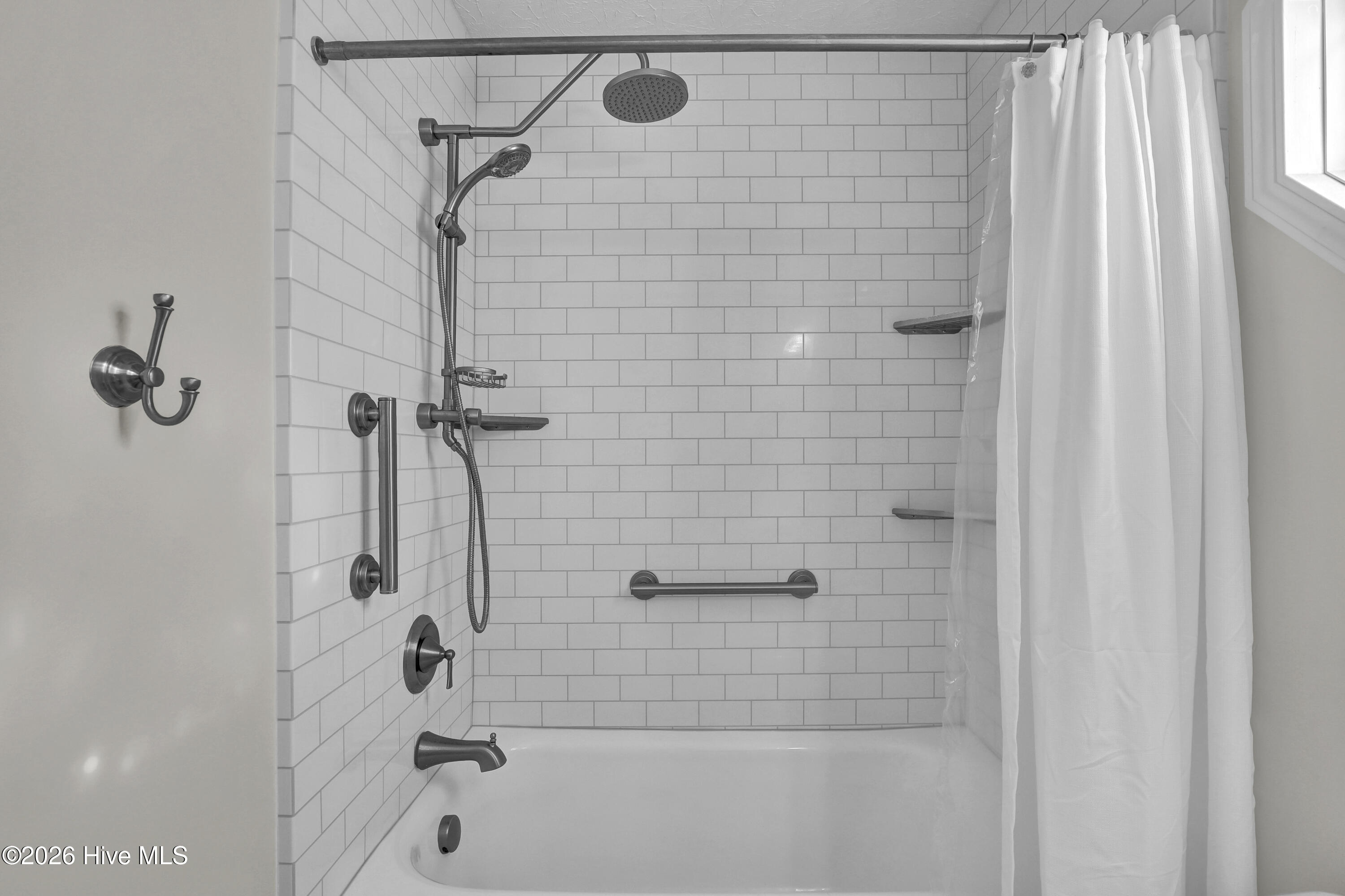 100550562 | Photo 29