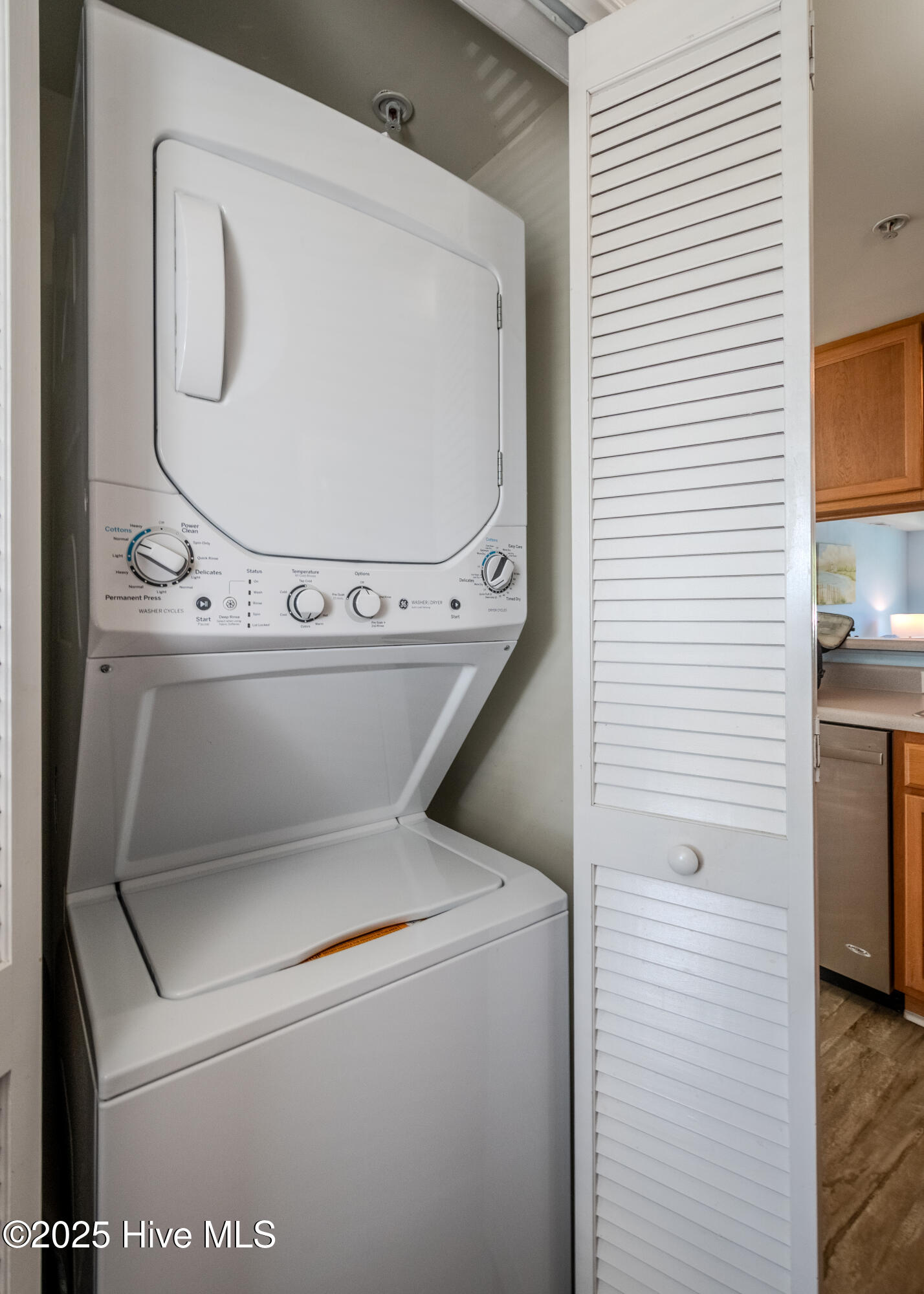 100535213 | Photo 28