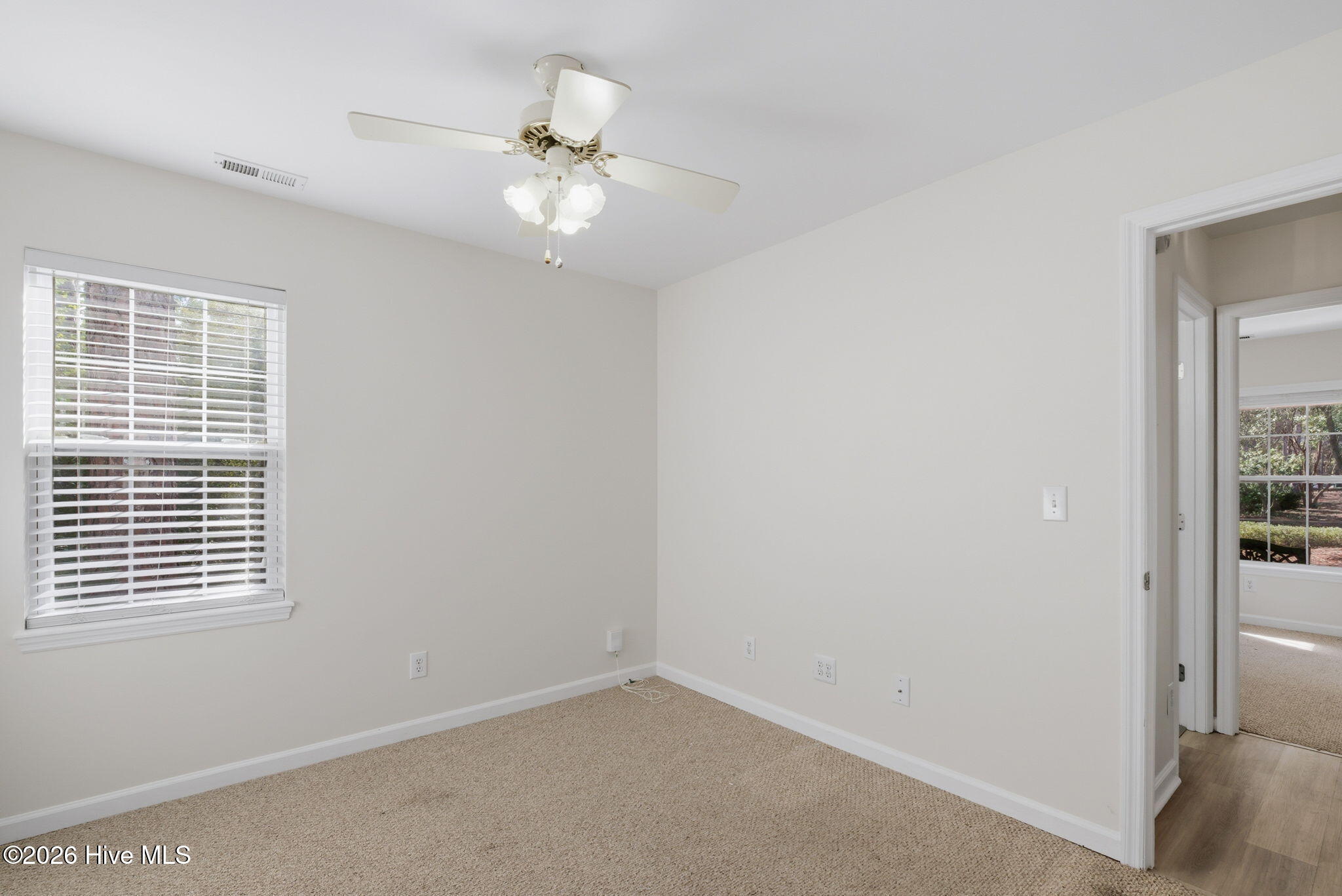 100551070 | Photo 28