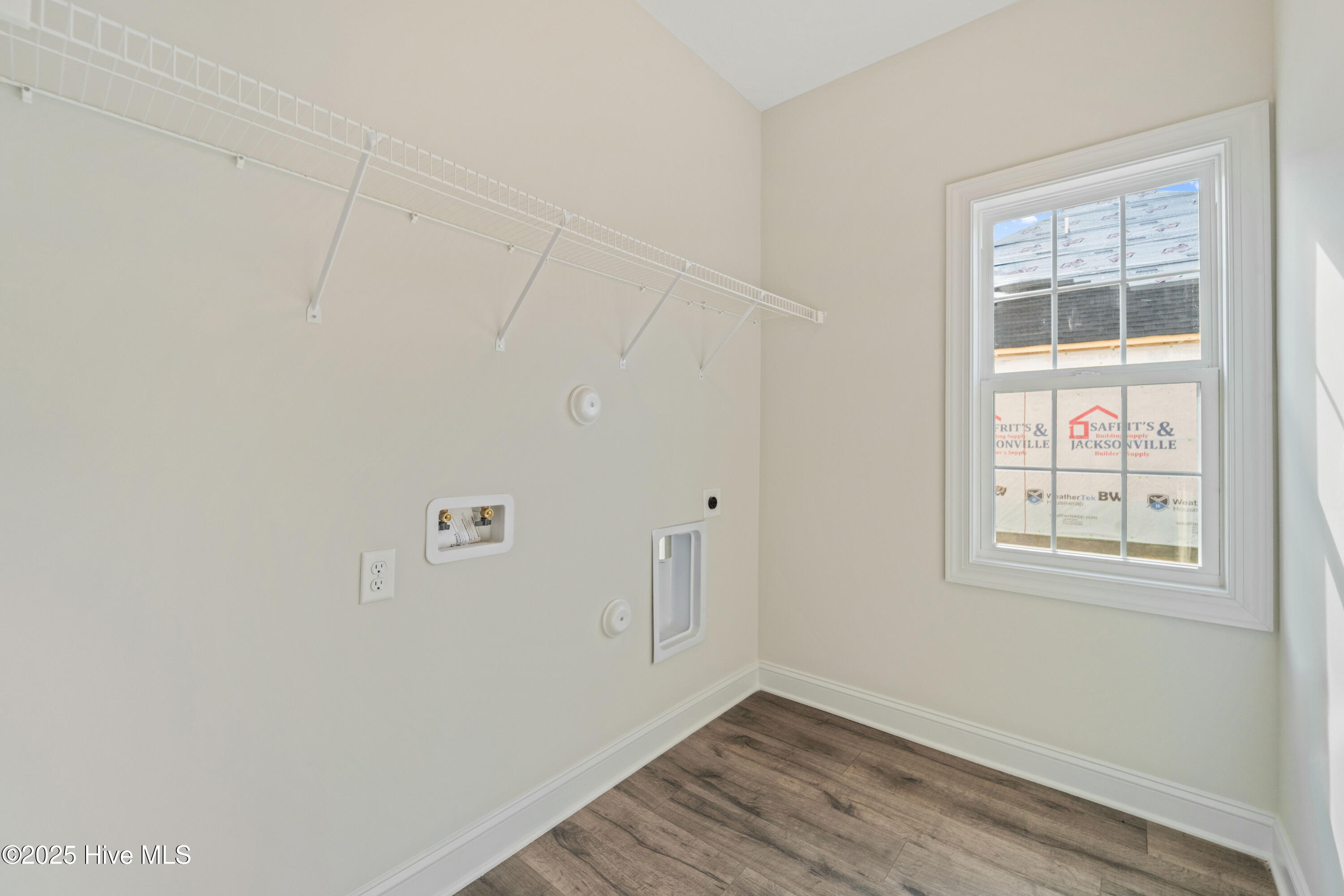 100518960 | Photo 31