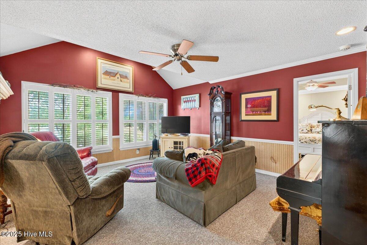 100517839 | Photo 13