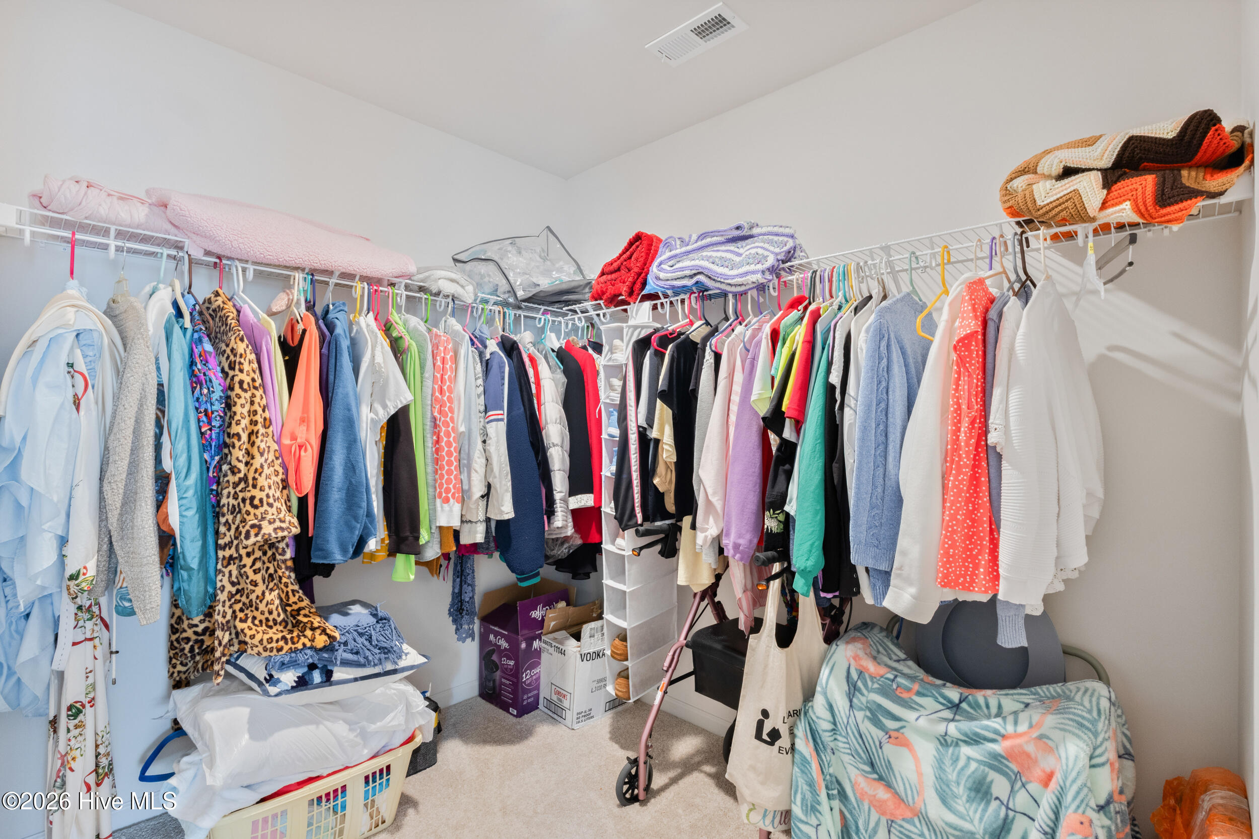 100549319 | Photo 33