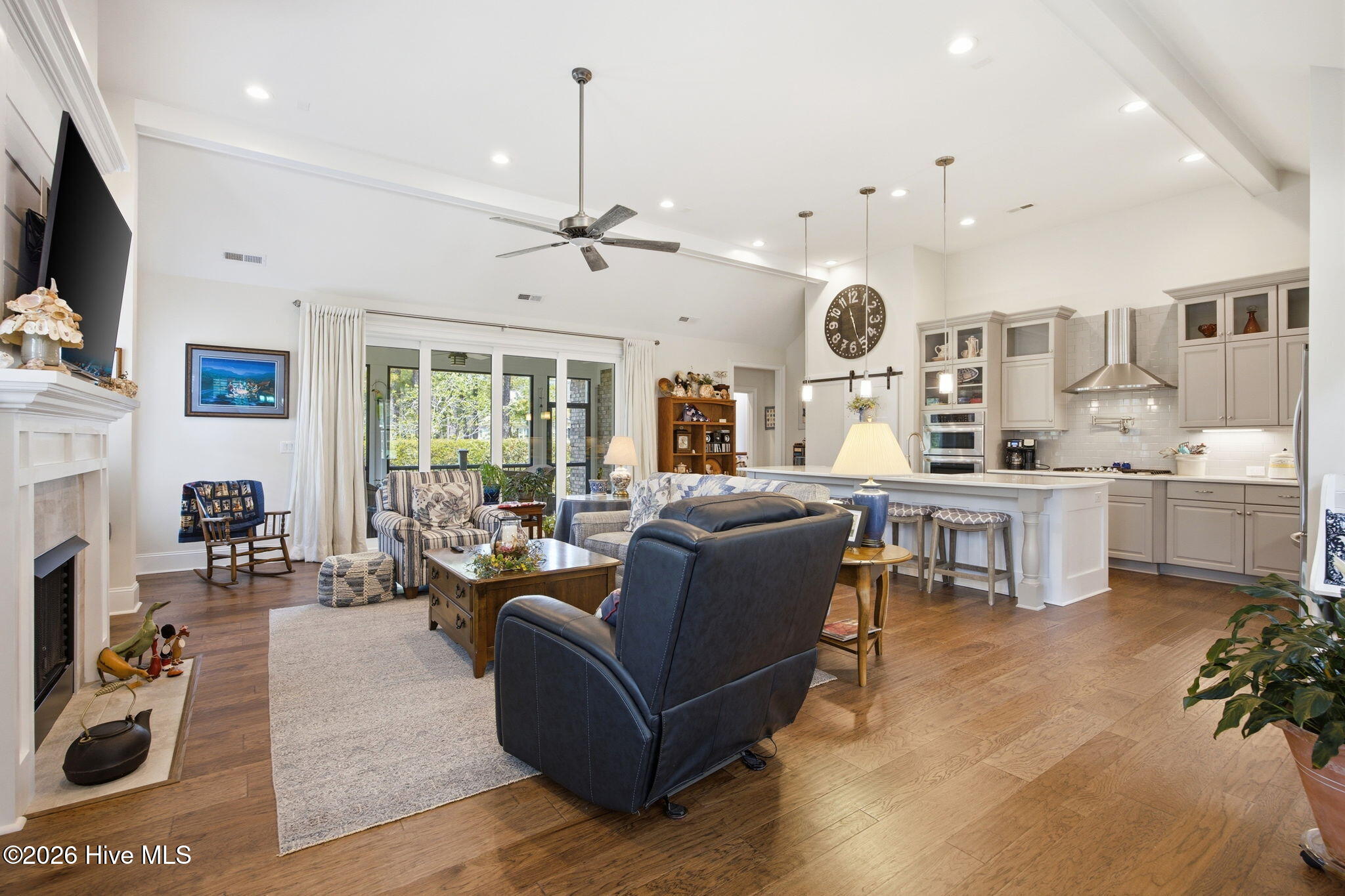 100569856 | Photo 10