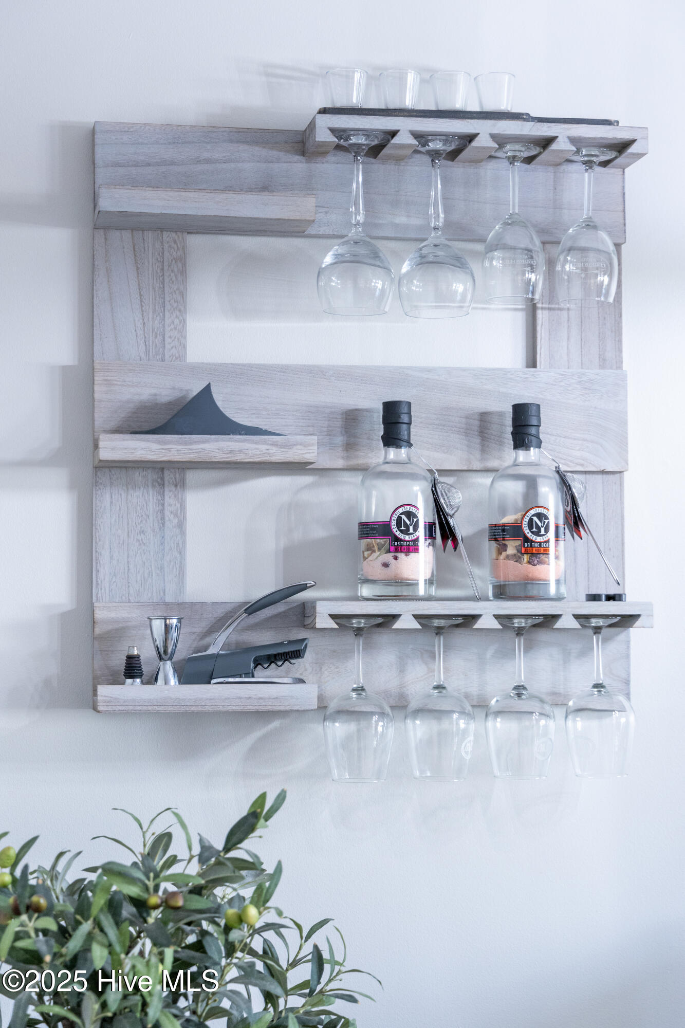 100530467 | Photo 50