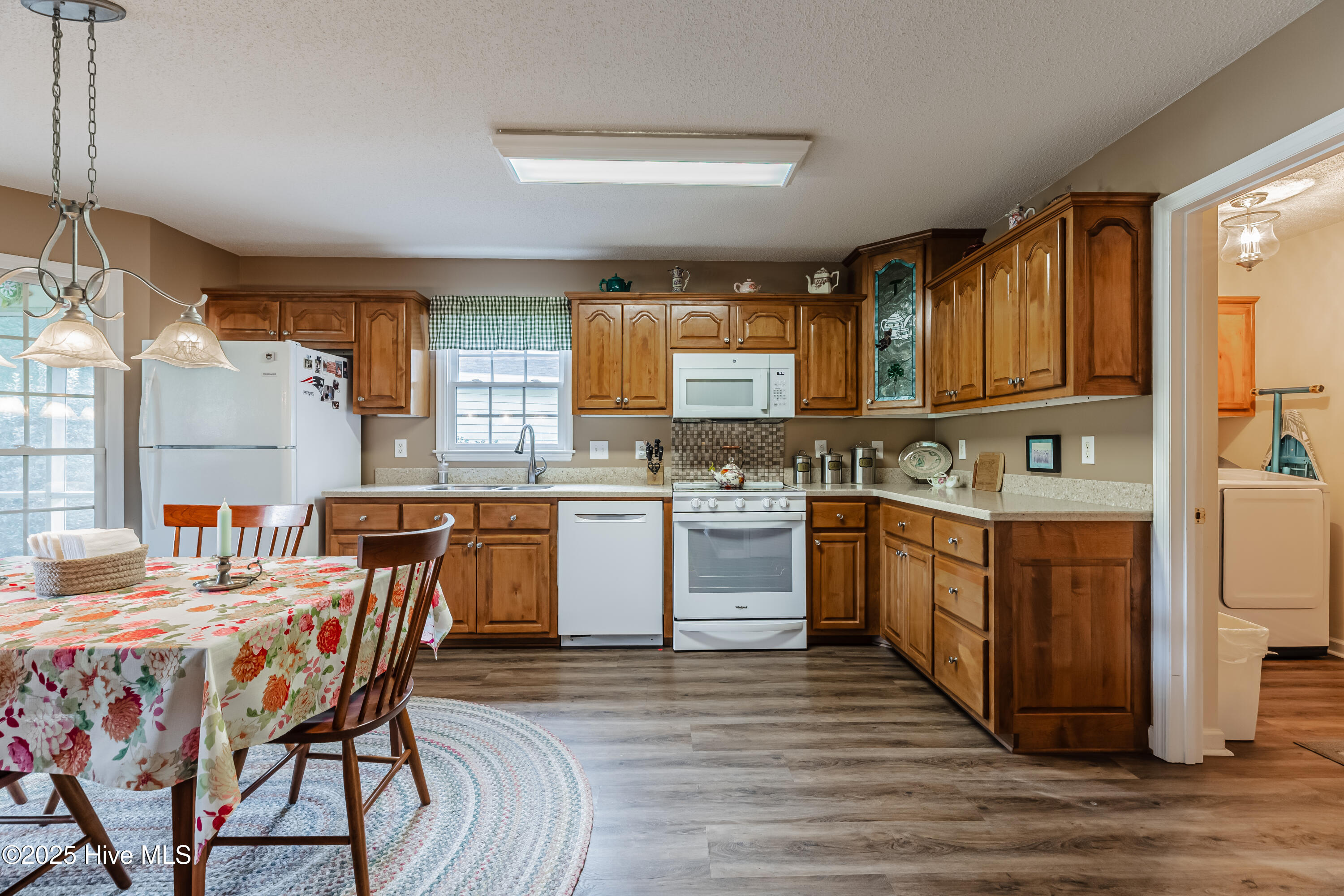 100535569 | Photo 22