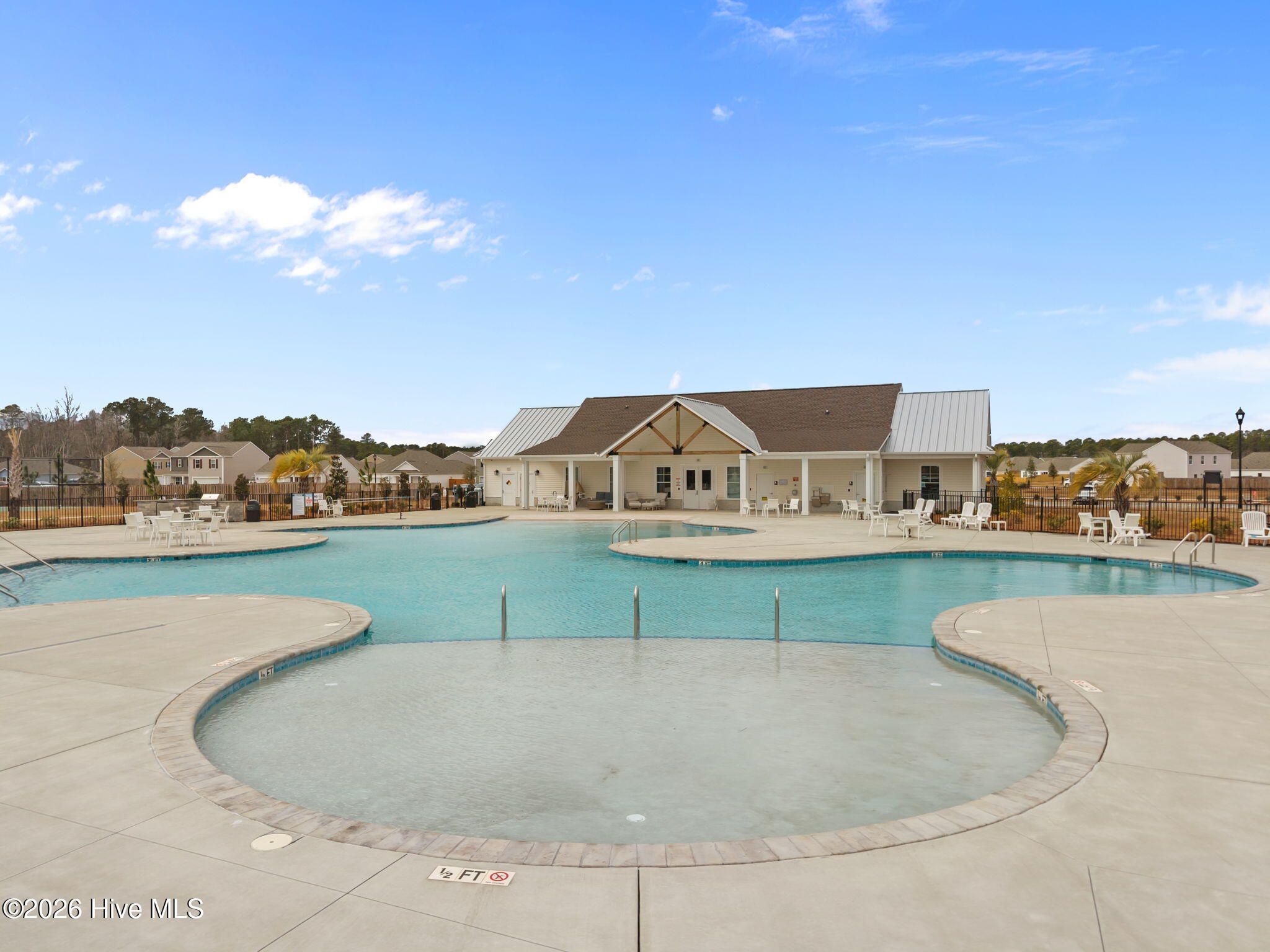 100554763 | Photo 58