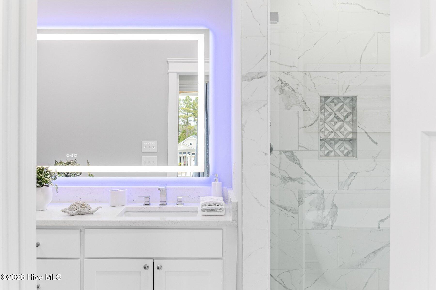 100558879 | Photo 31