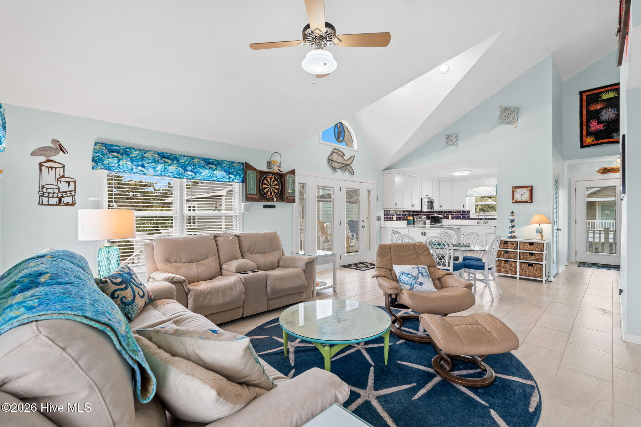 100565933 | Photo 16