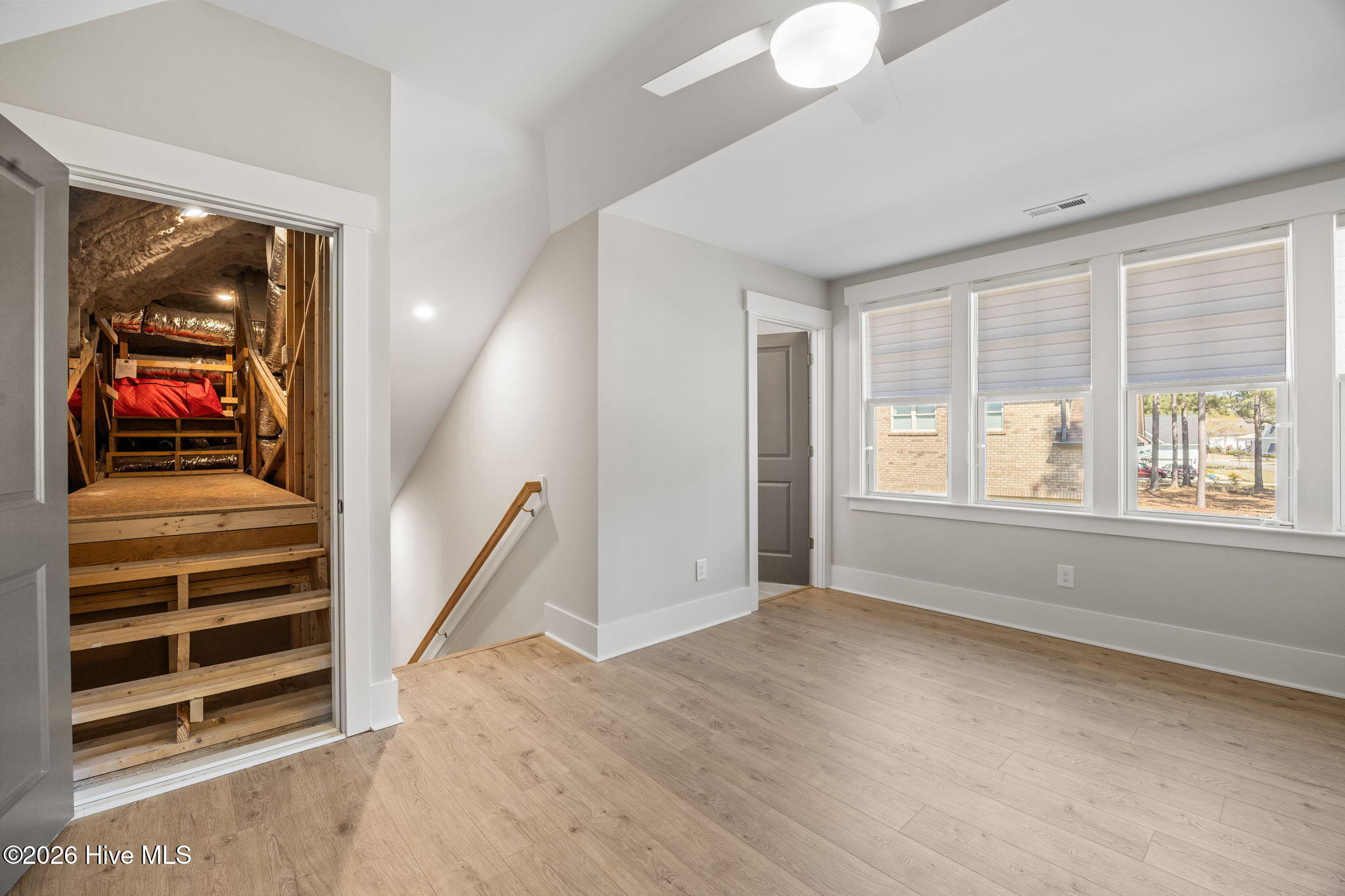 100563731 | Photo 46