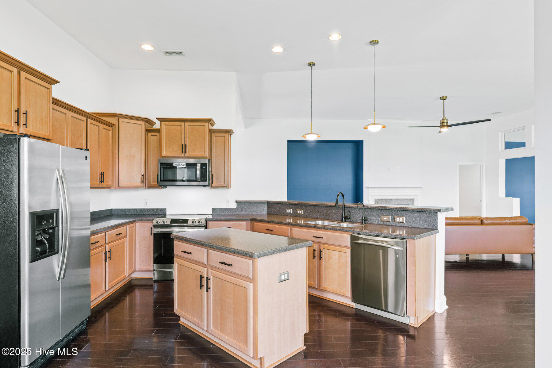 100521080 | Photo 20