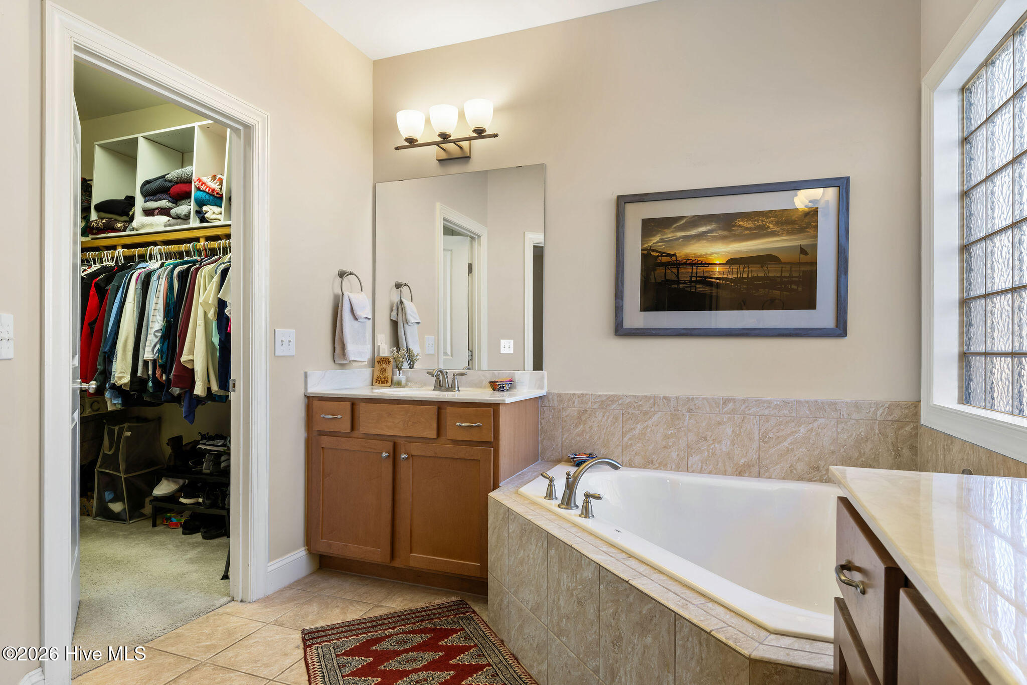 100554560 | Photo 30