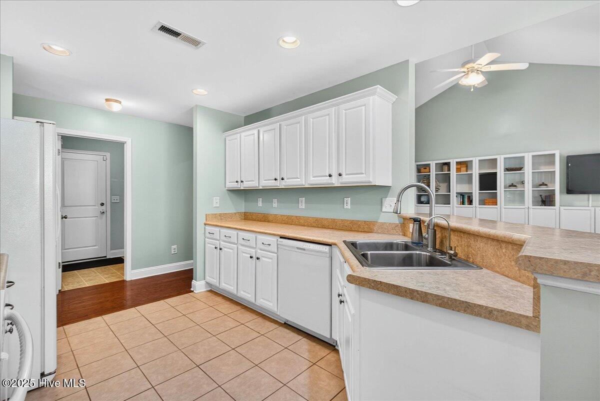 100516834 | Photo 12