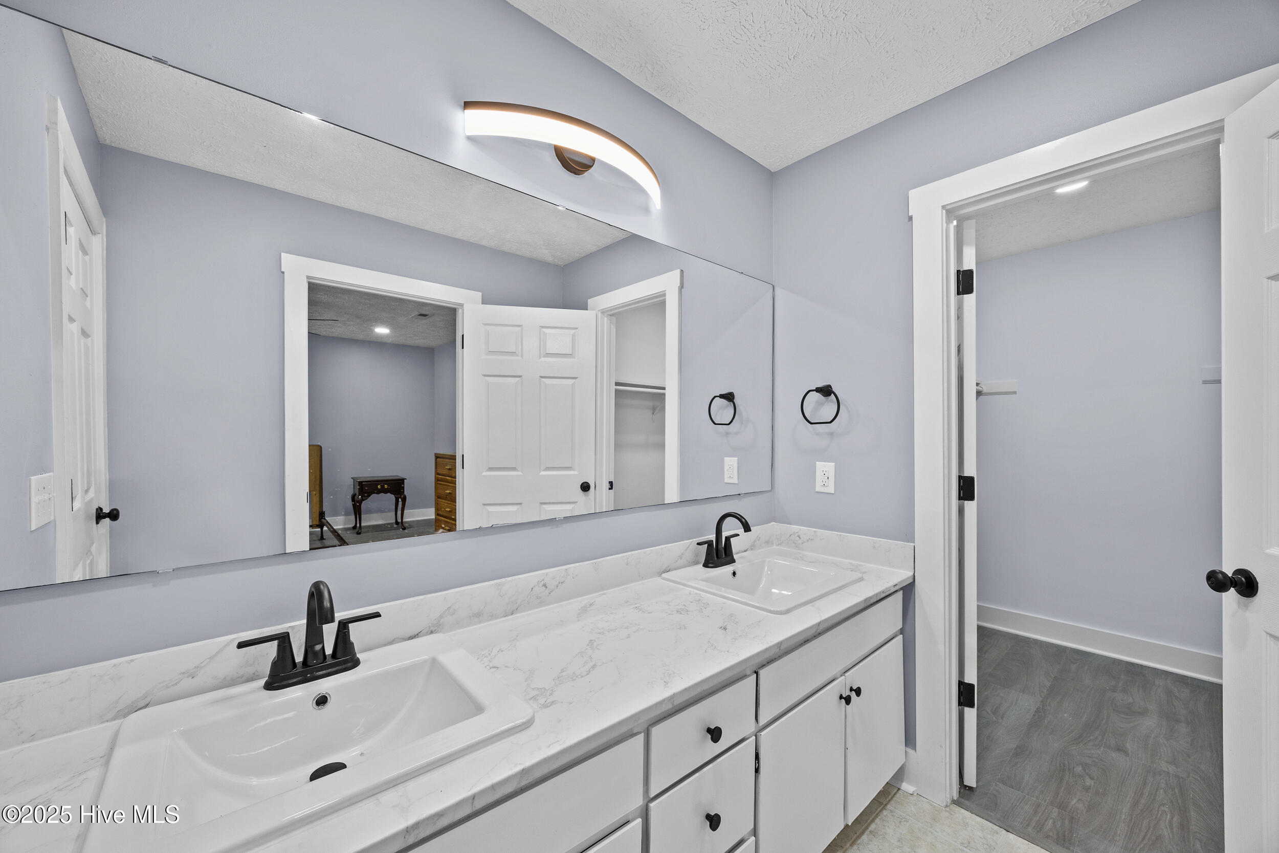 100521133 | Photo 39