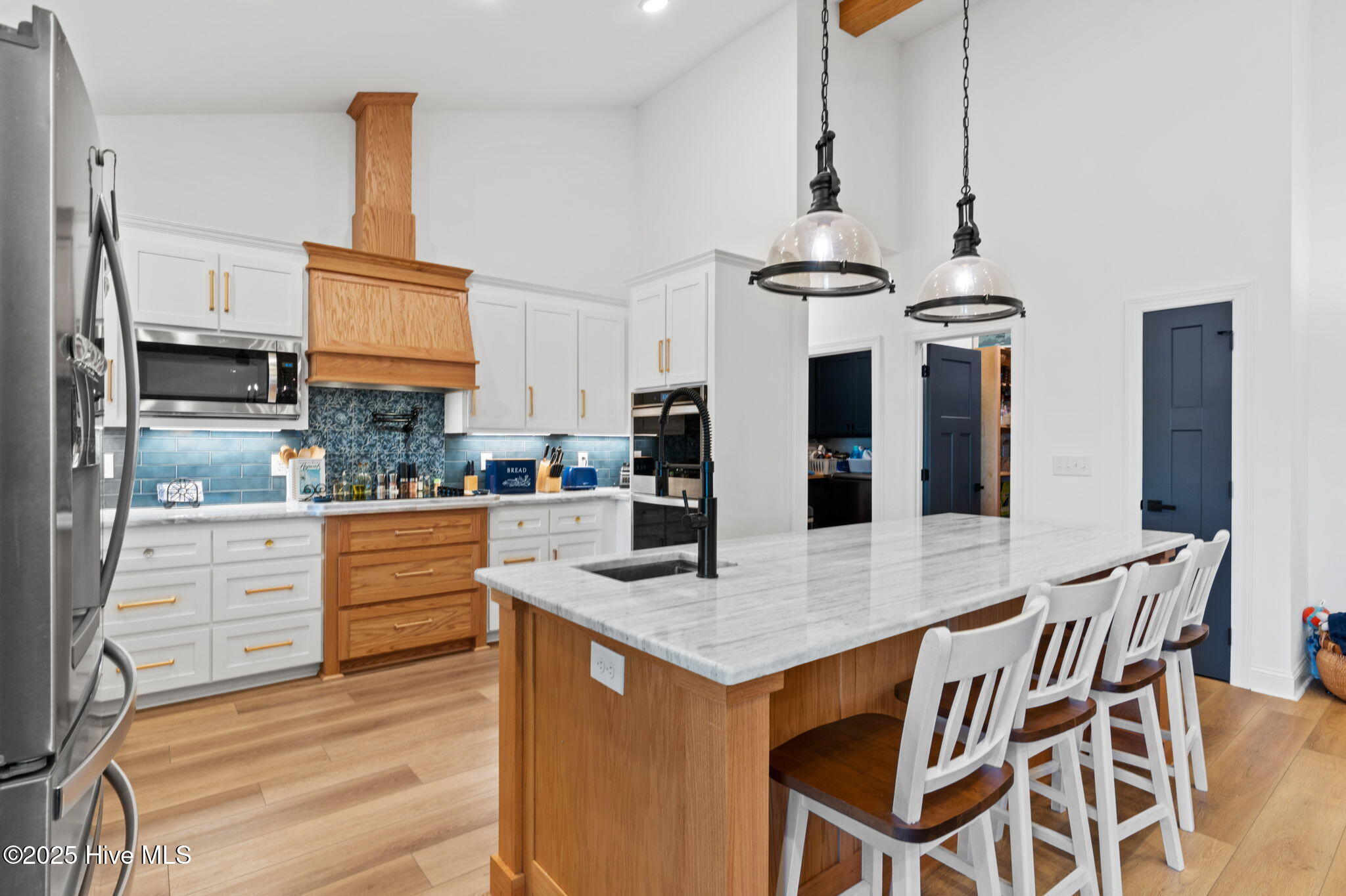 100541754 | Photo 22