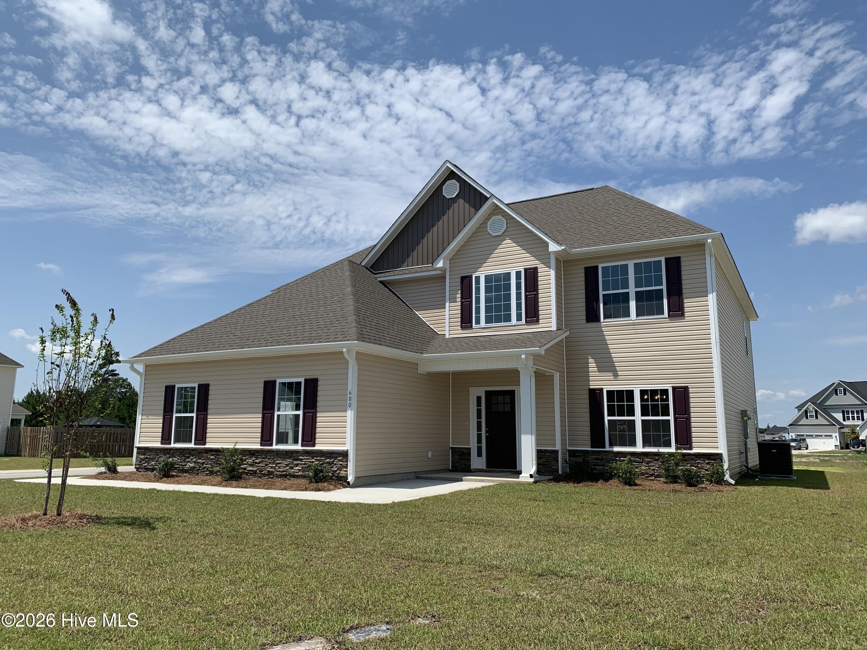 600 Retreat Court, Jacksonville, NC 28546 – photo 1 of 42