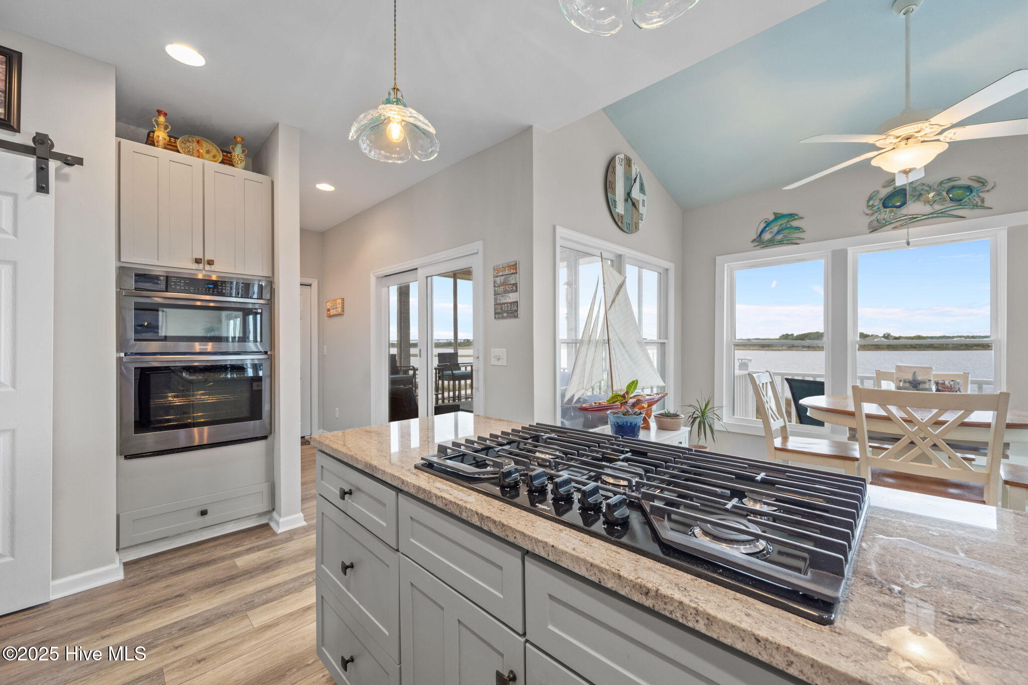 100539453 | Photo 12