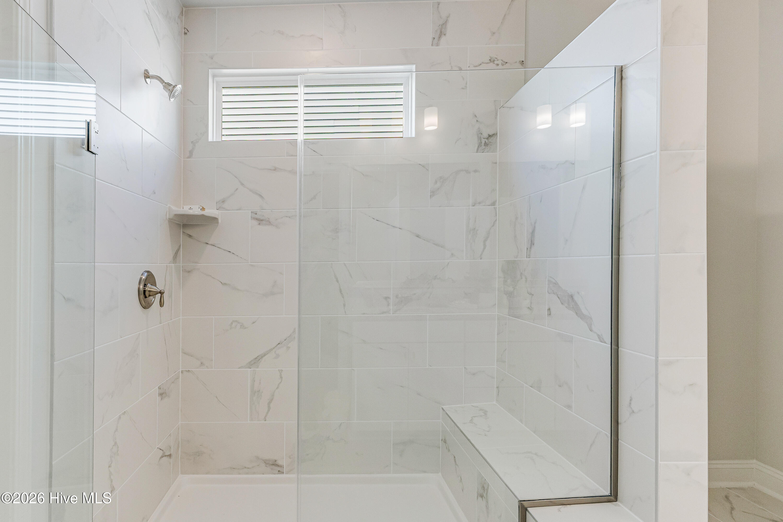 100559661 | Photo 20