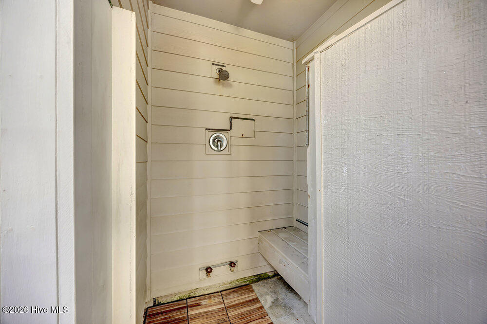 100566838 | Photo 27