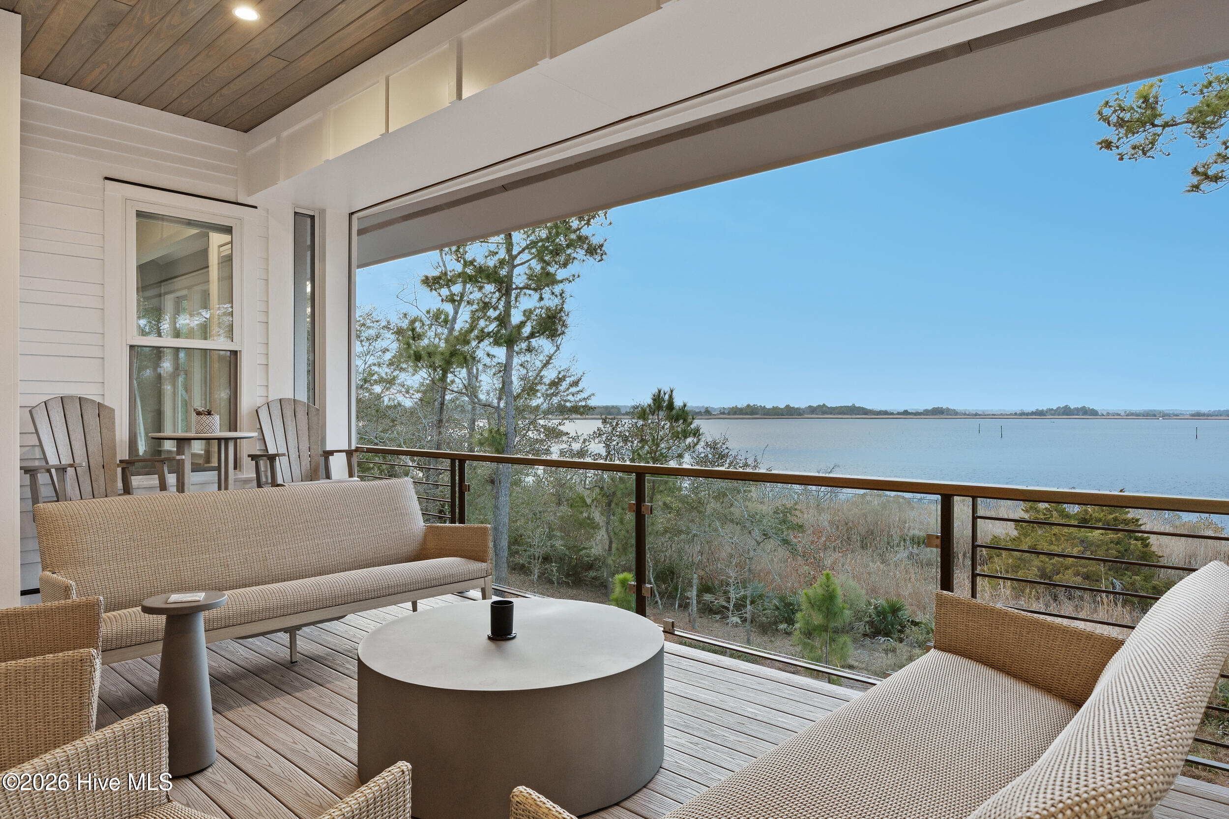 100553352 | Photo 69