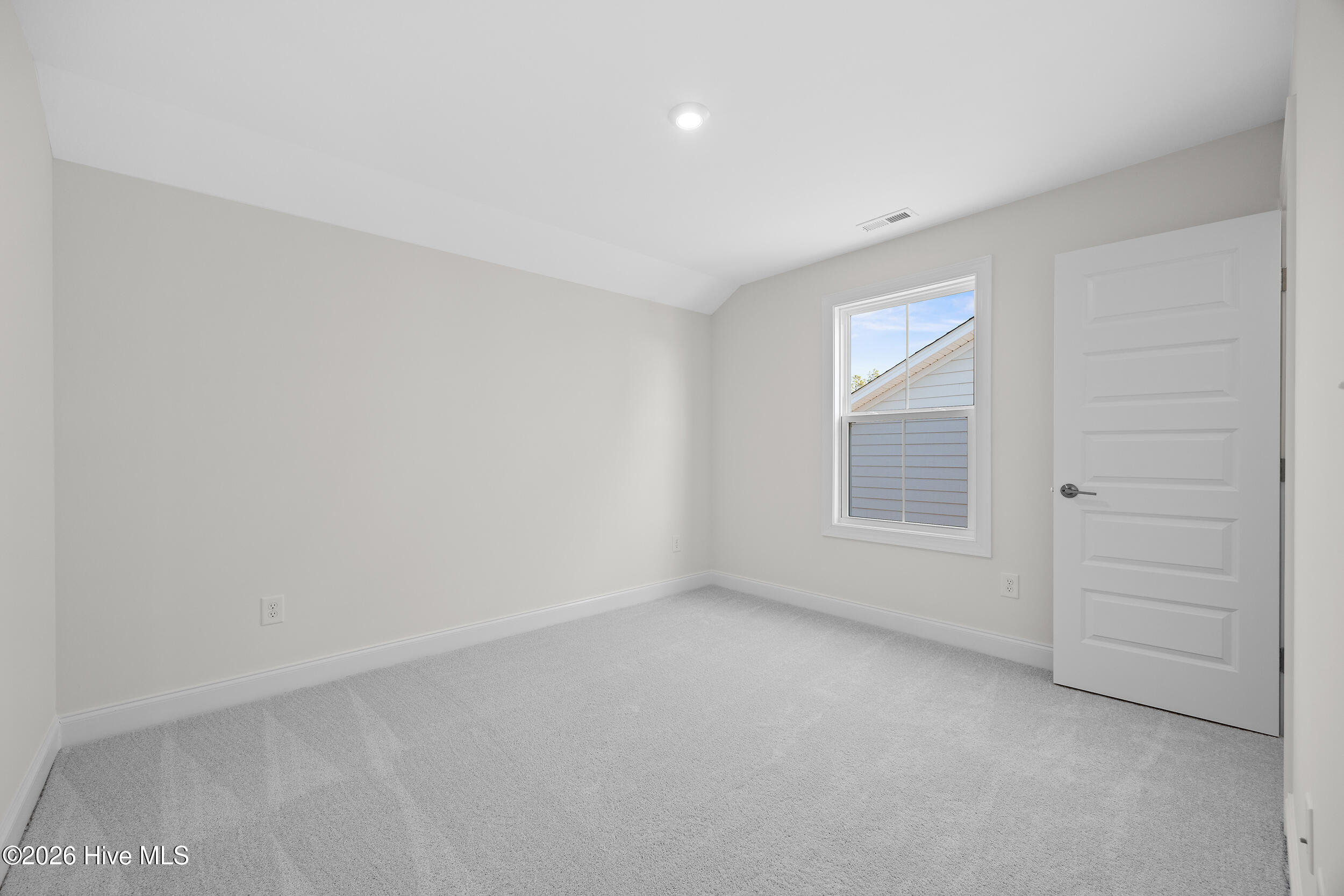 100539841 | Photo 30