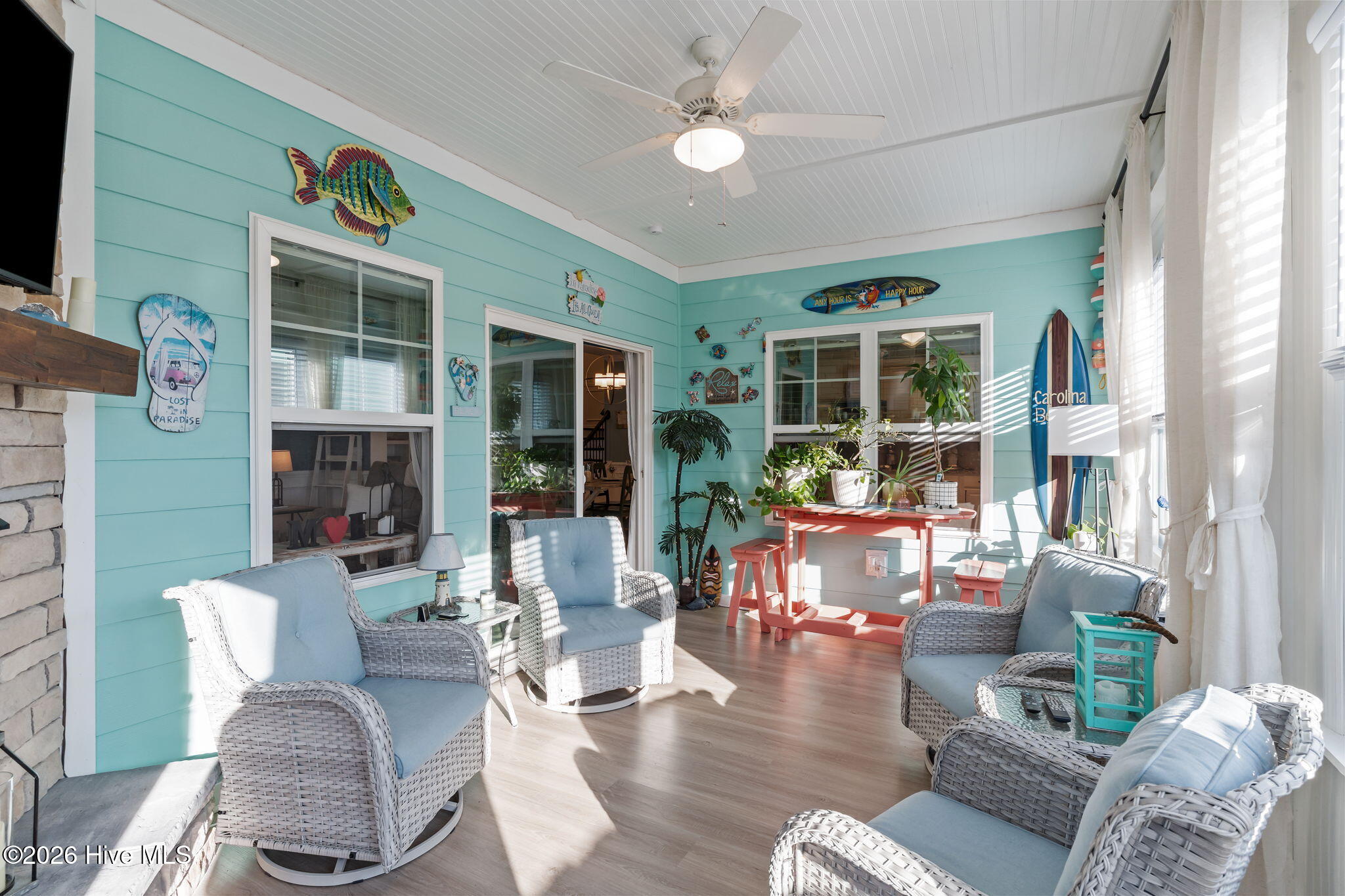 100550760 | Photo 20