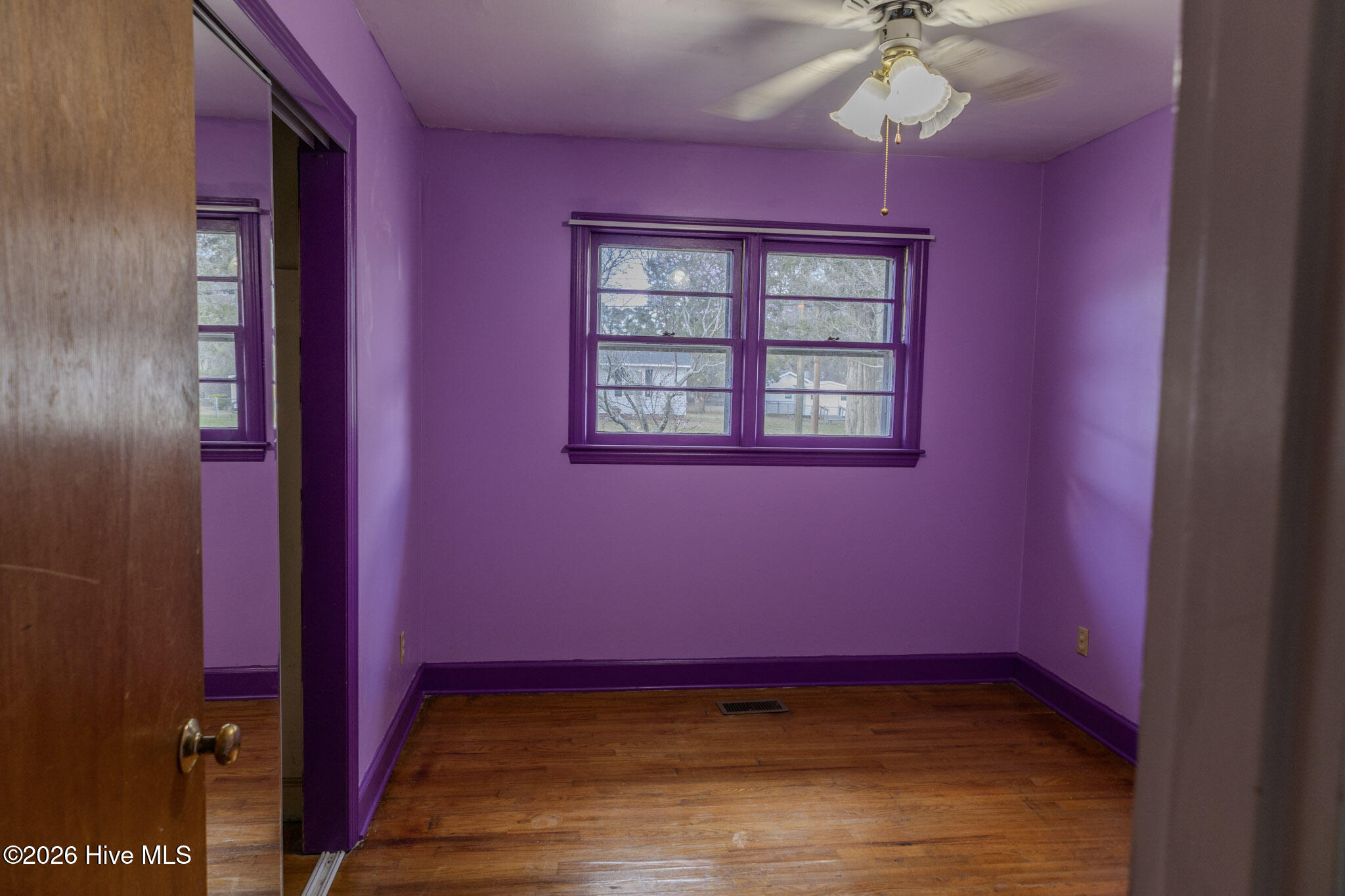 100560249 | Photo 13