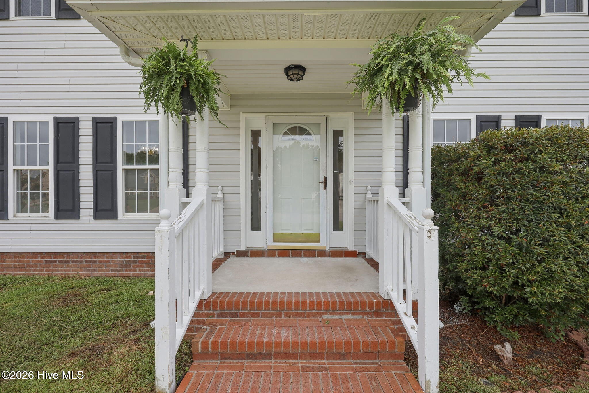812 Commons Drive N, Jacksonville, NC 28546 – photo 2