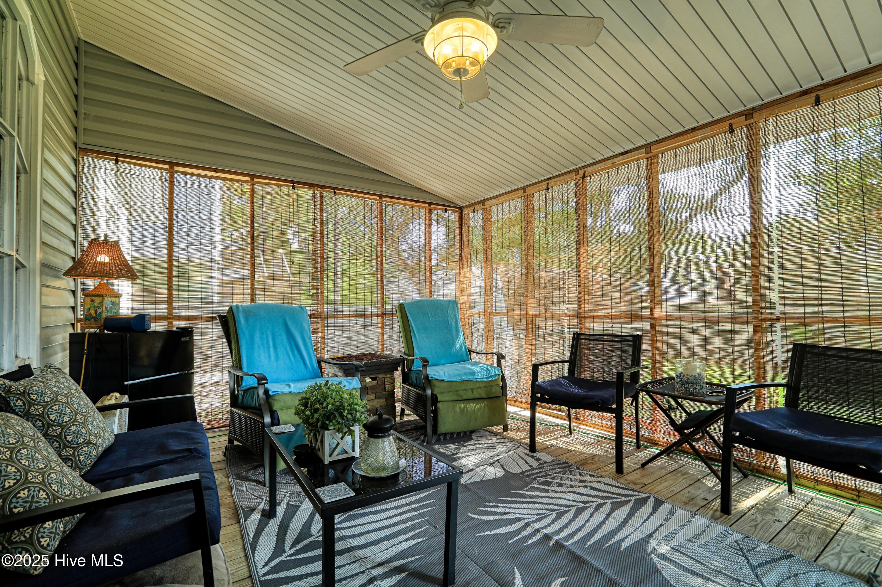 100523297 | Photo 28