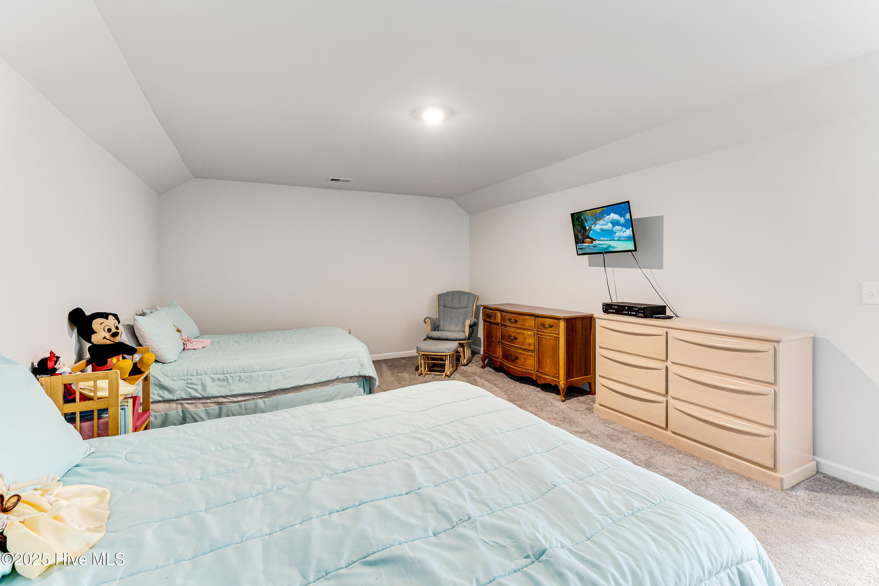 100521011 | Photo 25