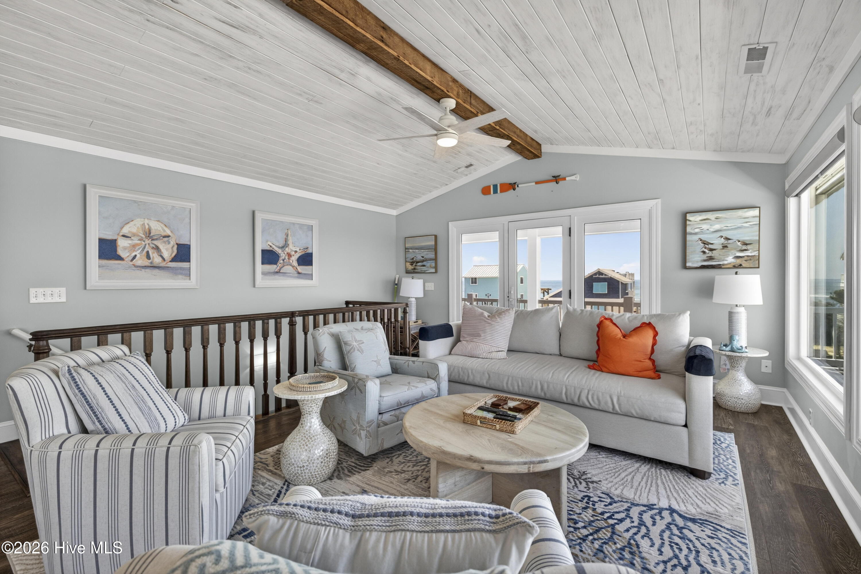 100568247 | Photo 12