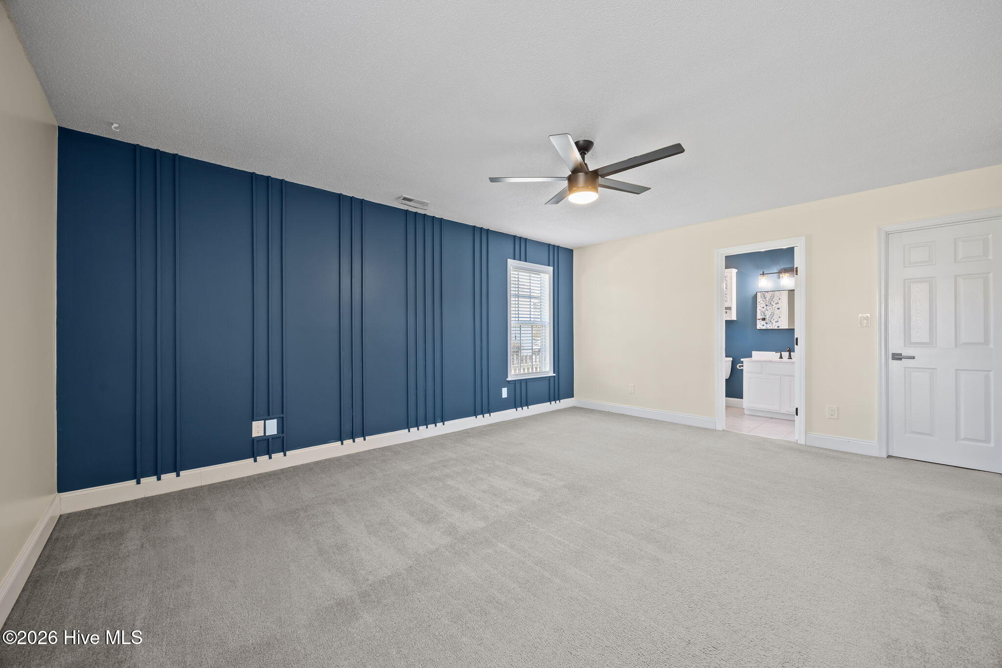 100561724 | Photo 36