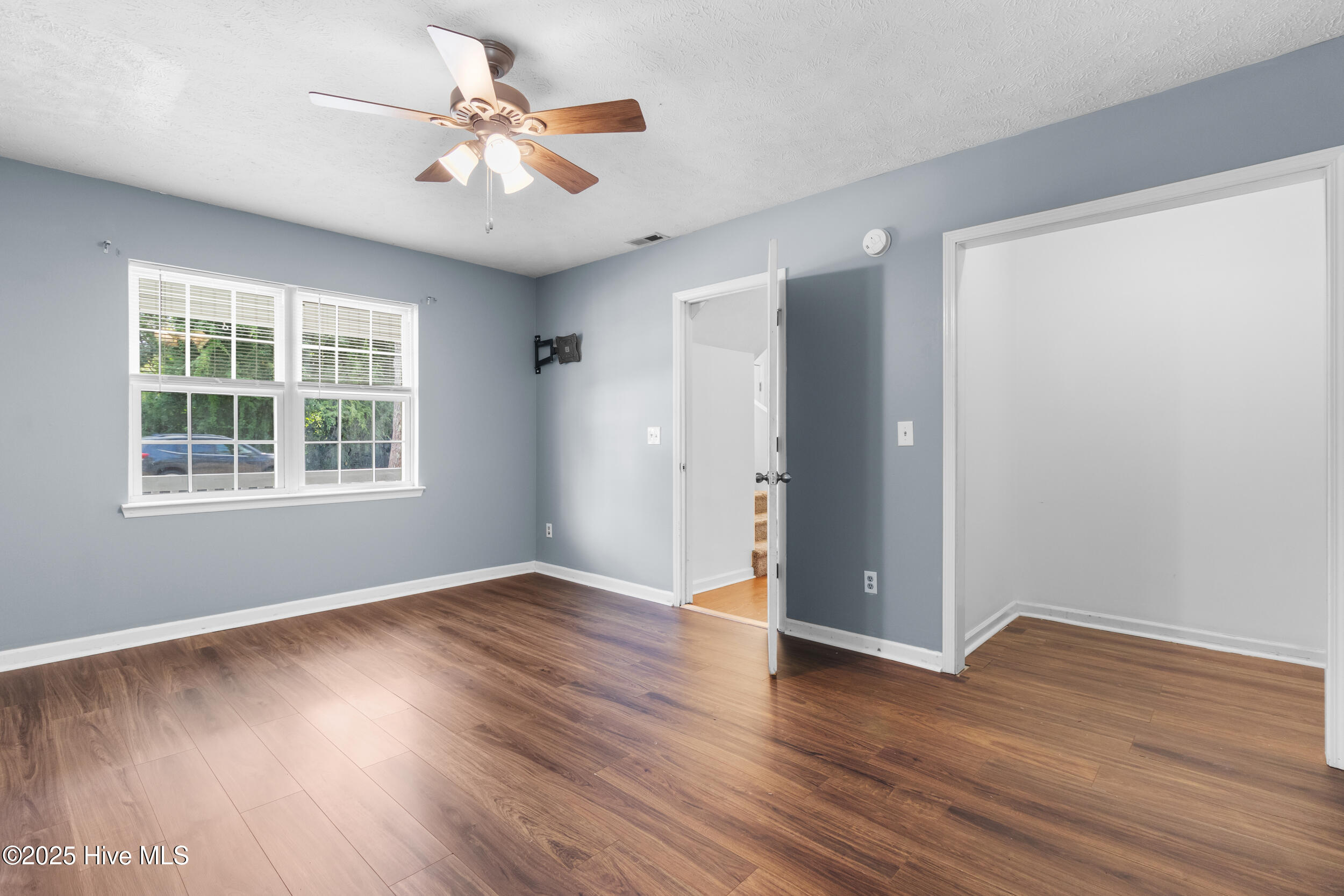 100531865 | Photo 17